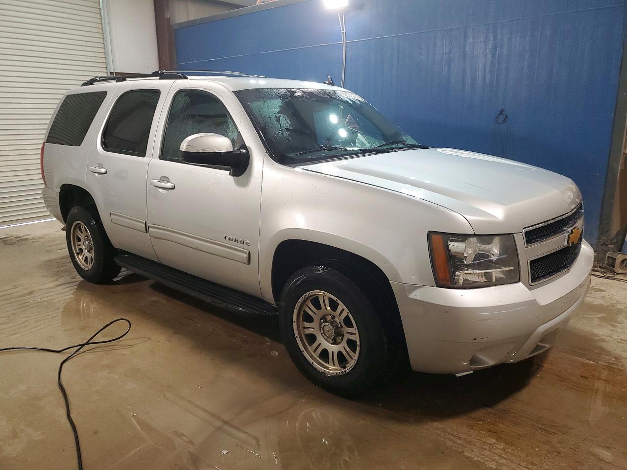 2011 Chevrolet Tahoe C1500 Ls Silver vin: 1GNSCAE03BR205266