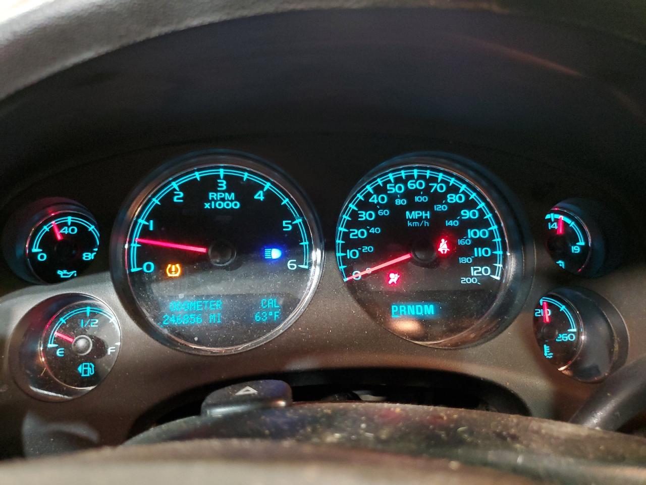 2011 Chevrolet Tahoe C1500 Ls Silver vin: 1GNSCAE03BR205266 Damage: Warning - Tire Pressure, On, Unacceptable