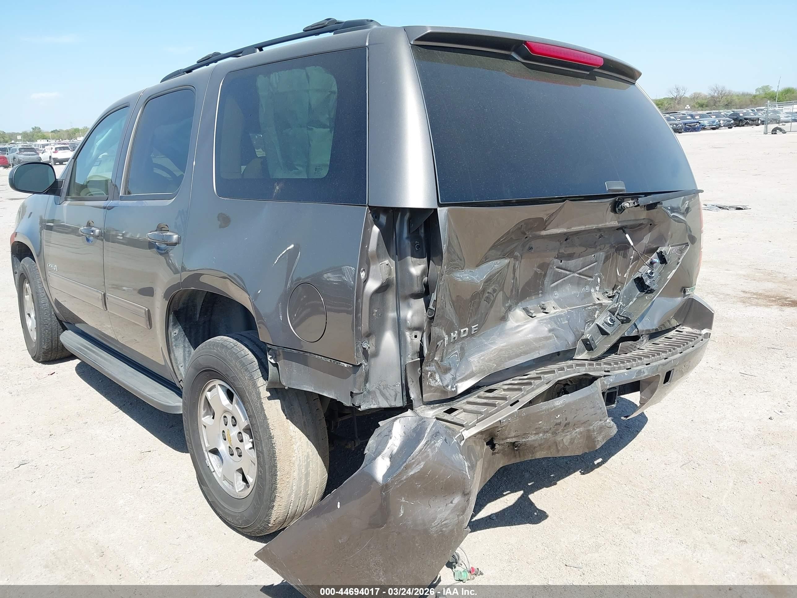 2011 Chevrolet Tahoe Ls Tan vin: 1GNSCAE03BR255147