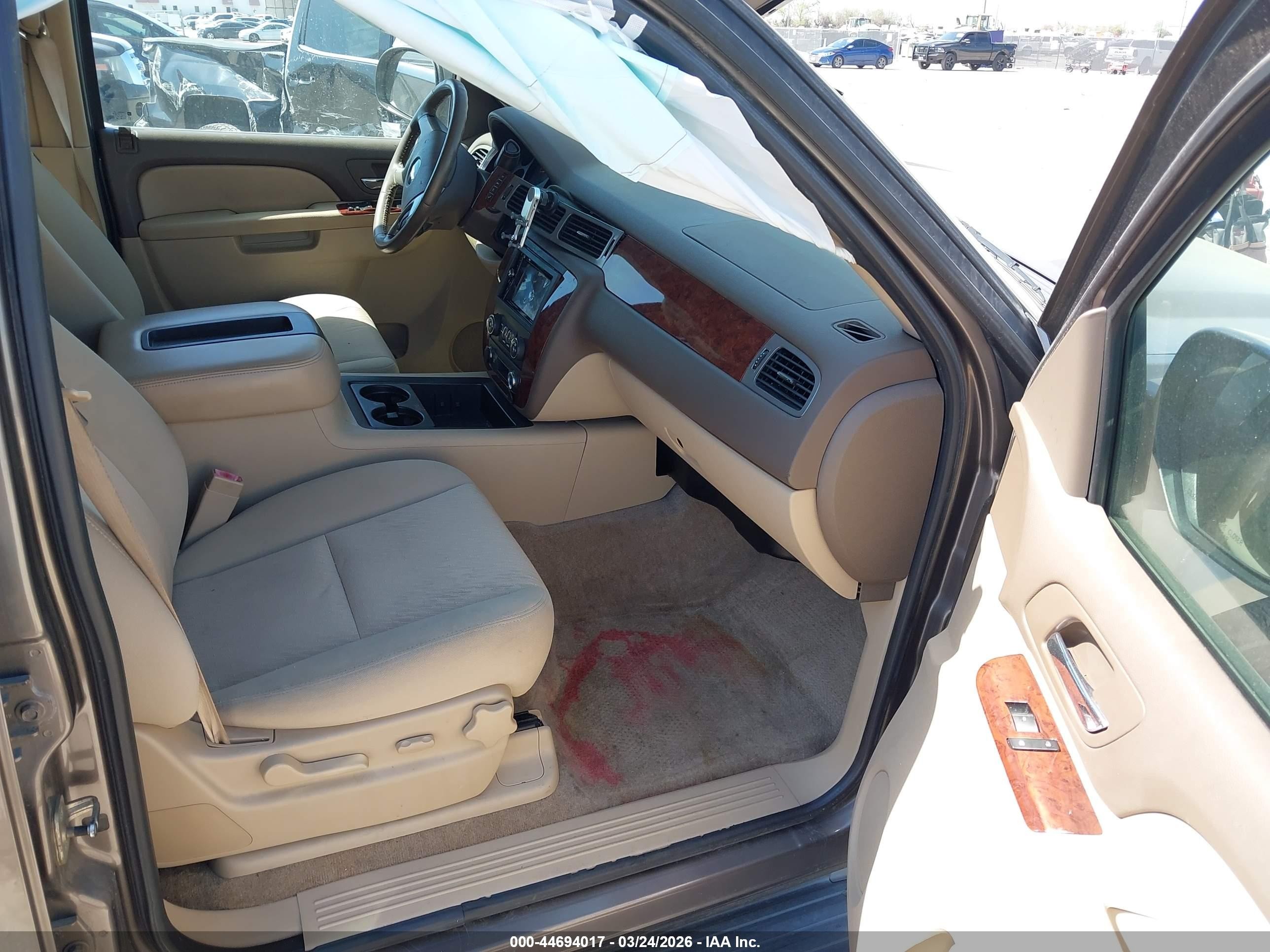 2011 Chevrolet Tahoe Ls Tan vin: 1GNSCAE03BR255147