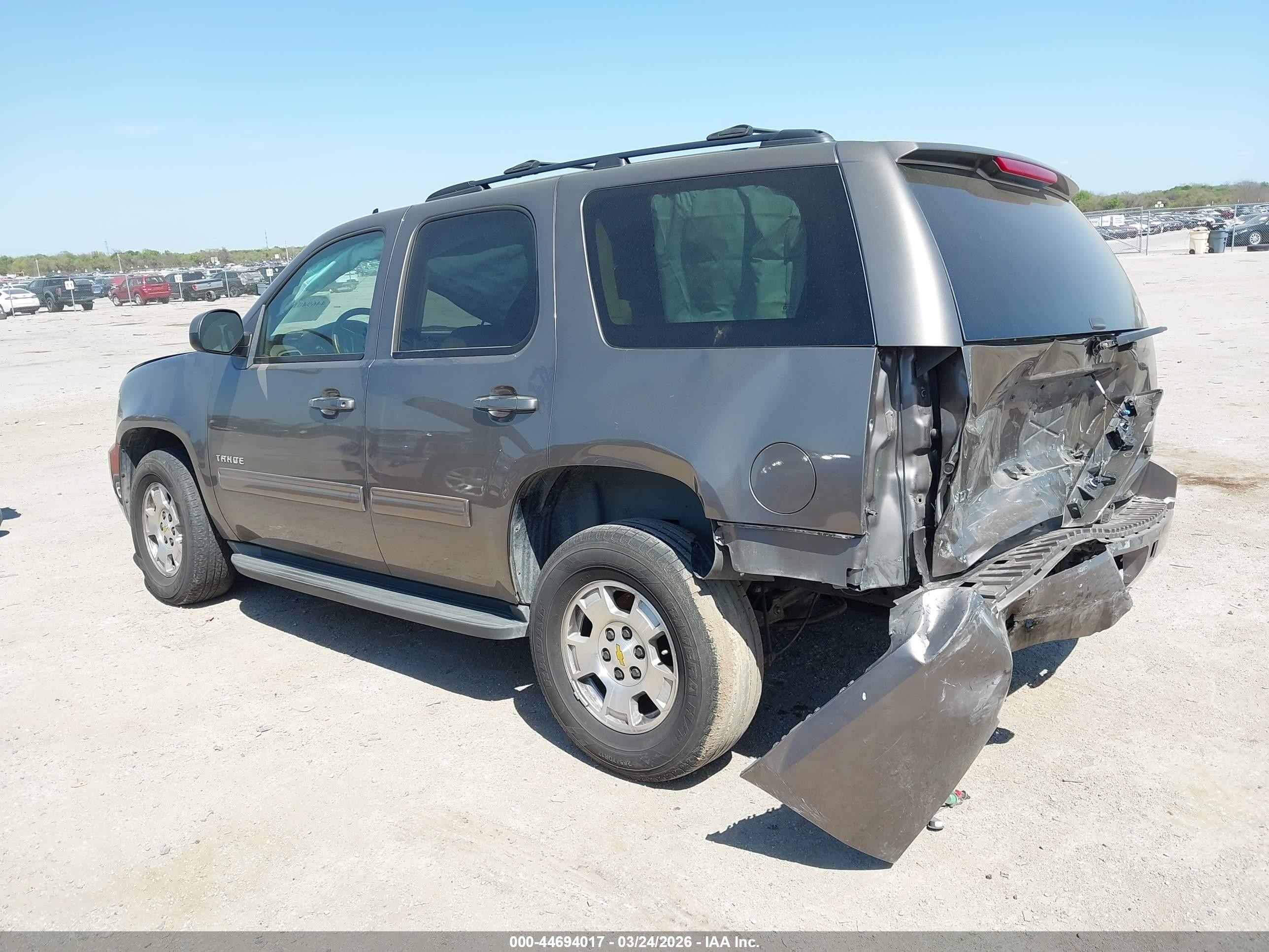 2011 Chevrolet Tahoe Ls Tan vin: 1GNSCAE03BR255147