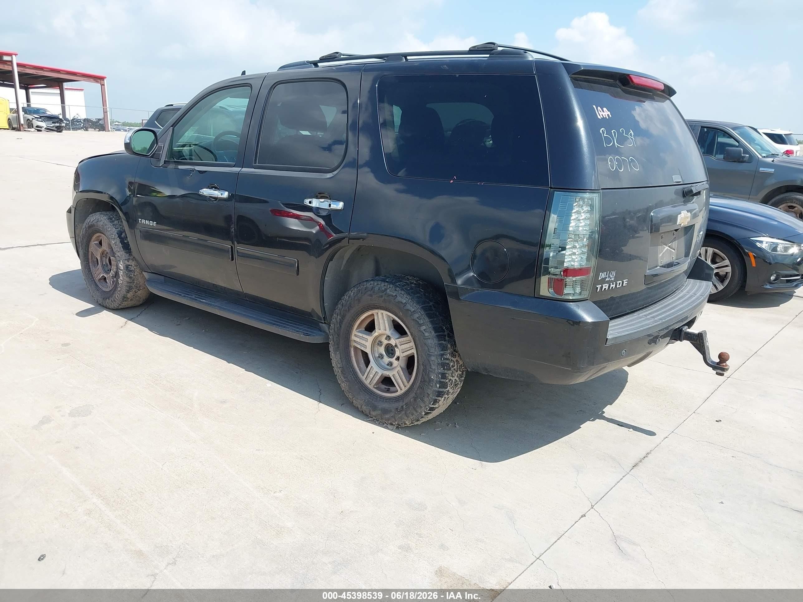 2011 Chevrolet Tahoe Ls Black vin: 1GNSCAE03BR340070