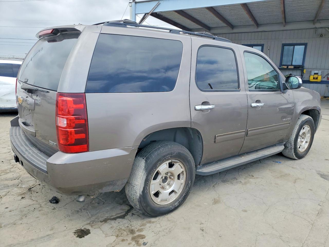 2012 Chevrolet Tahoe C1500 Ls Gray vin: 1GNSCAE03CR319138