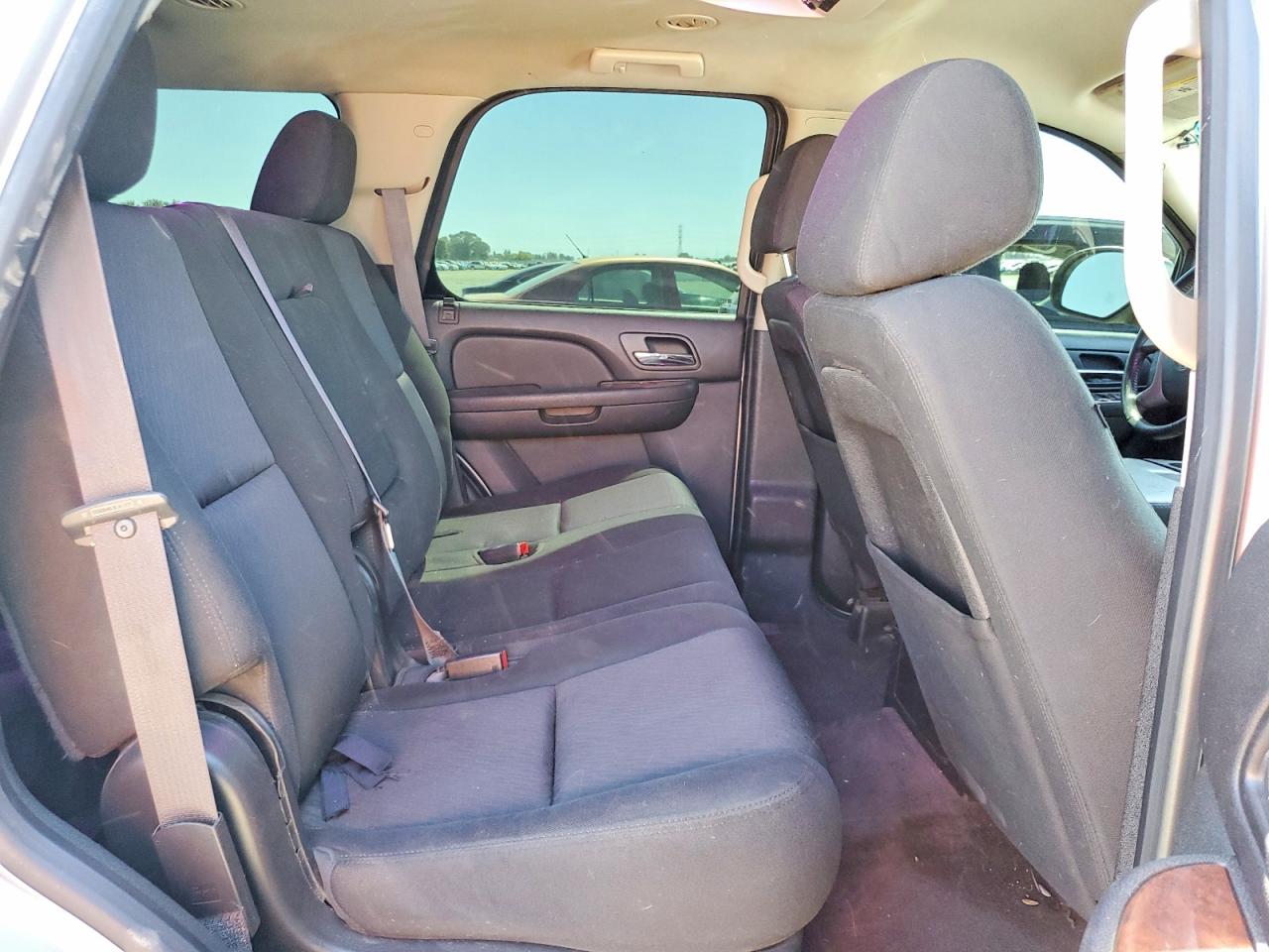 2013 Chevrolet Tahoe C1500 Ls Silver vin: 1GNSCAE03DR106353