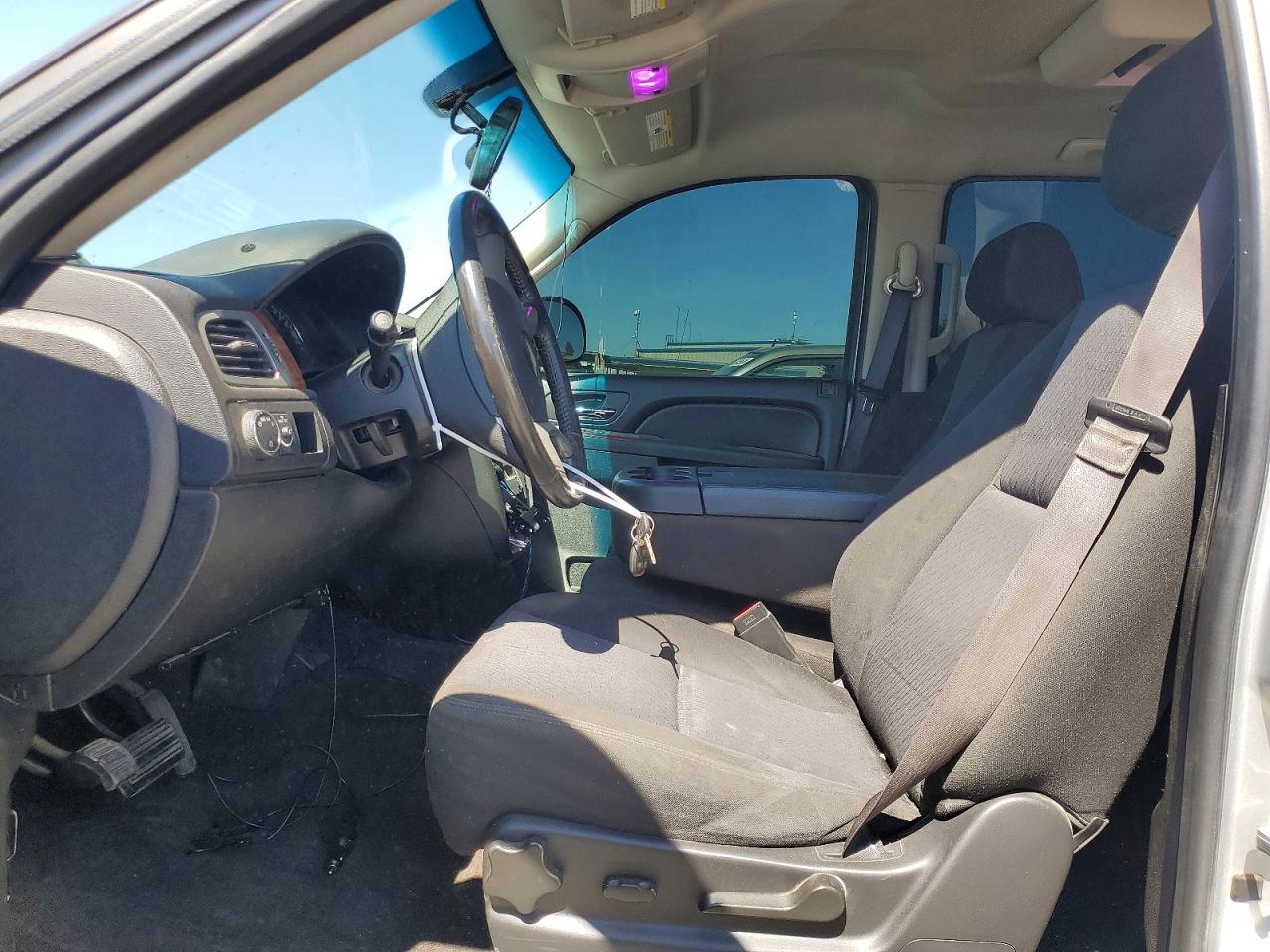 2013 Chevrolet Tahoe C1500 Ls Silver vin: 1GNSCAE03DR106353