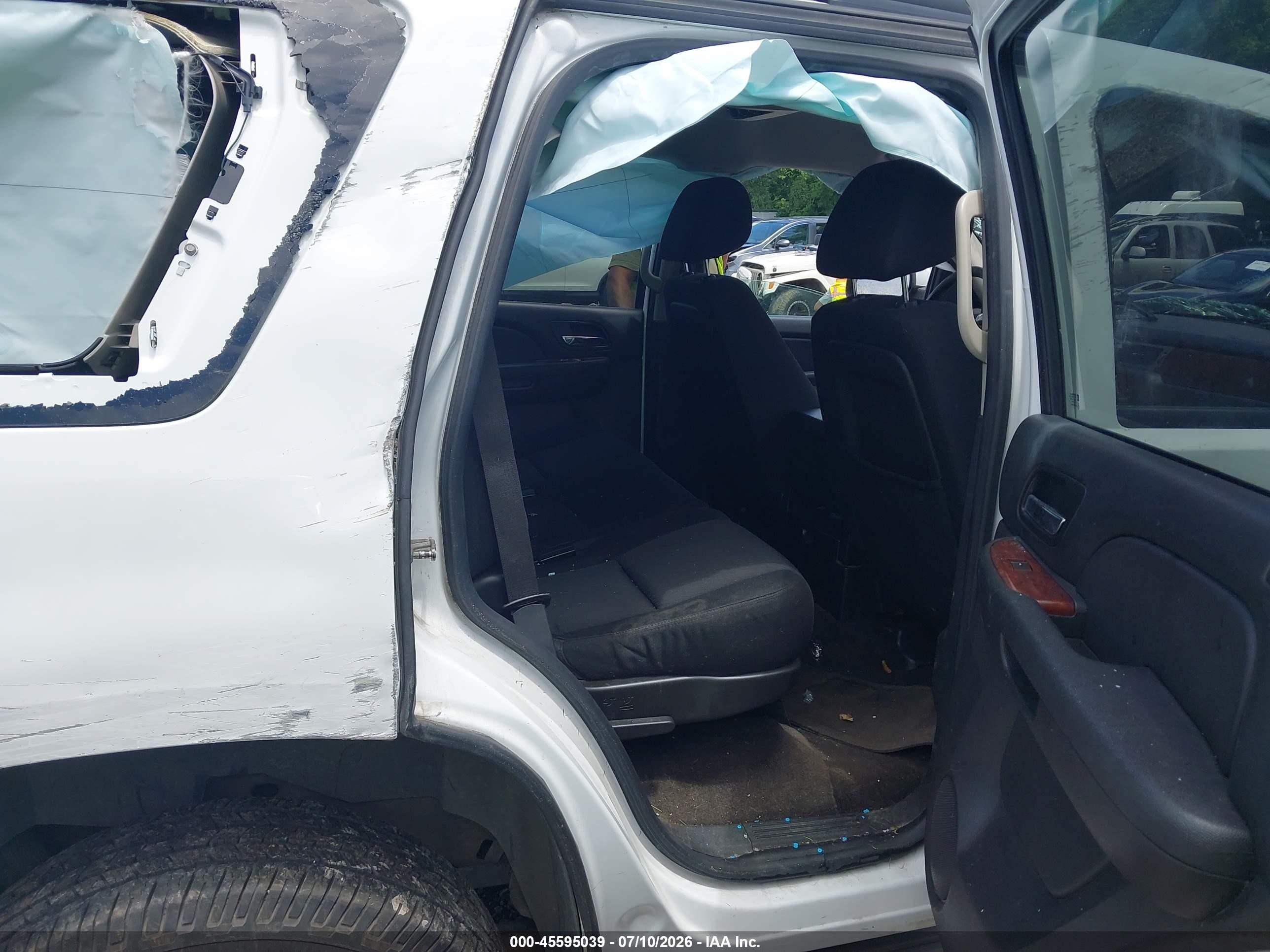 2013 Chevrolet Tahoe Ls White vin: 1GNSCAE03DR332196