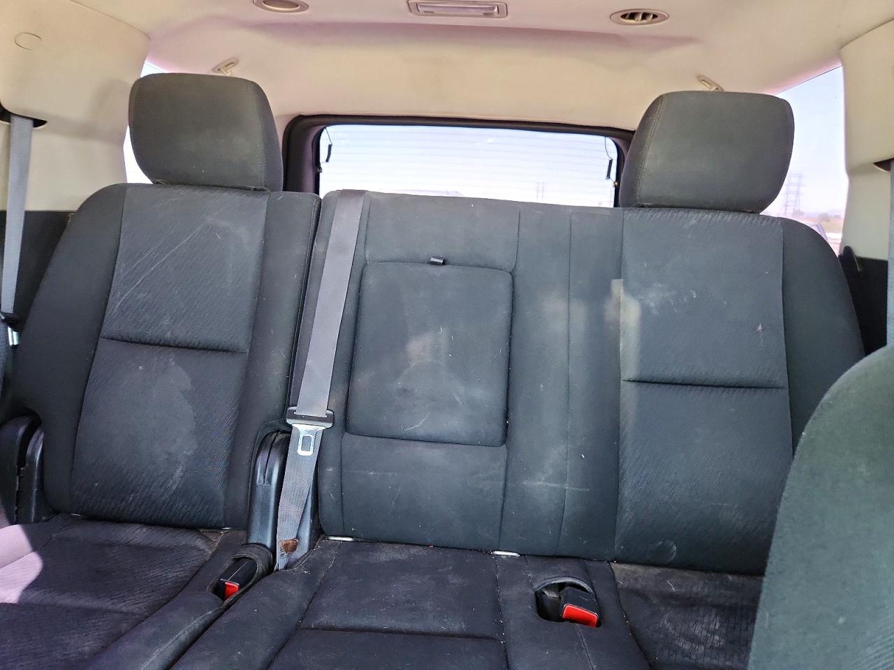 2011 Chevrolet Tahoe C1500 Ls Черный vin: 1GNSCAE04BR237532