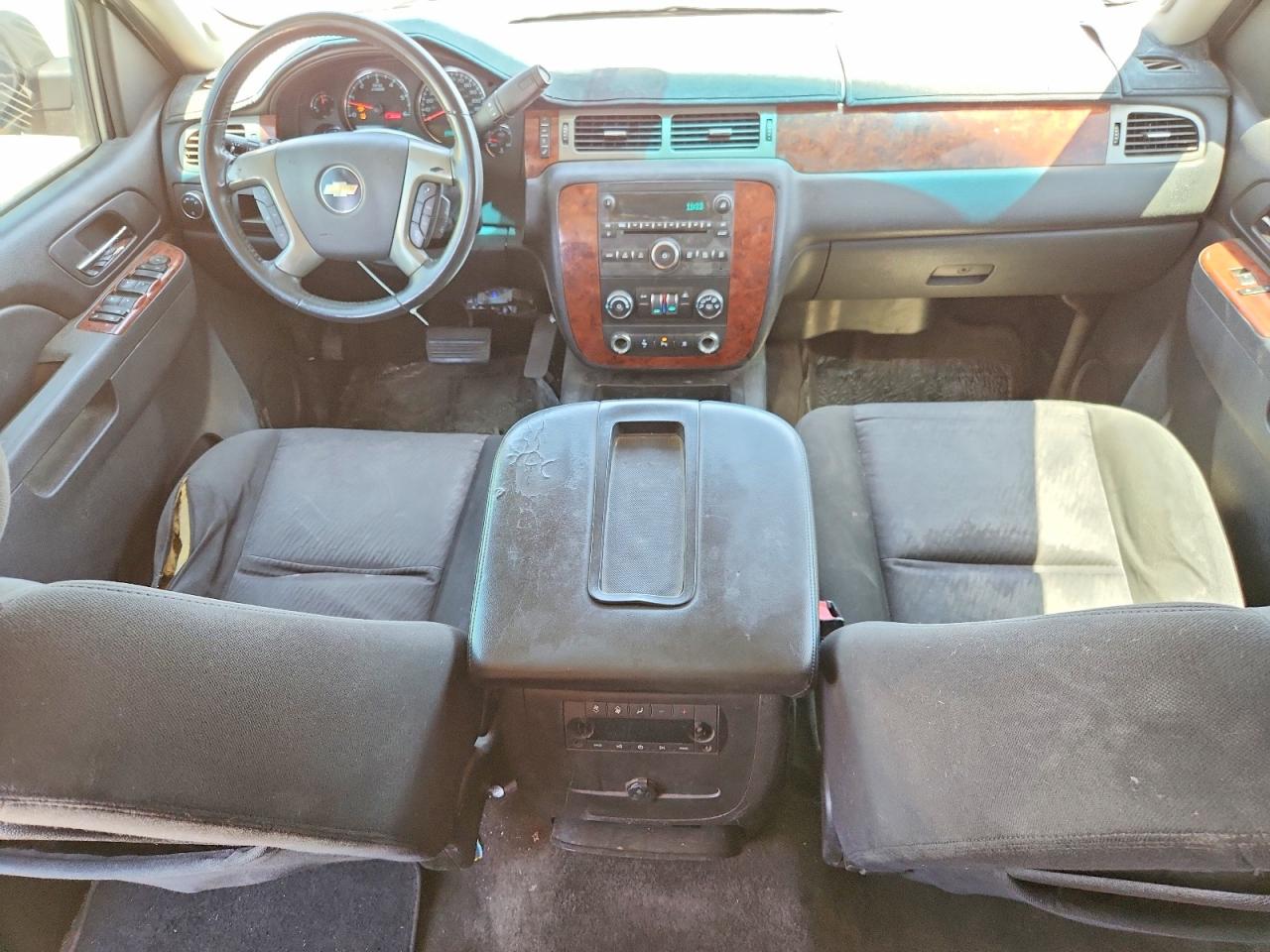 2011 Chevrolet Tahoe C1500 Ls Черный vin: 1GNSCAE04BR237532
