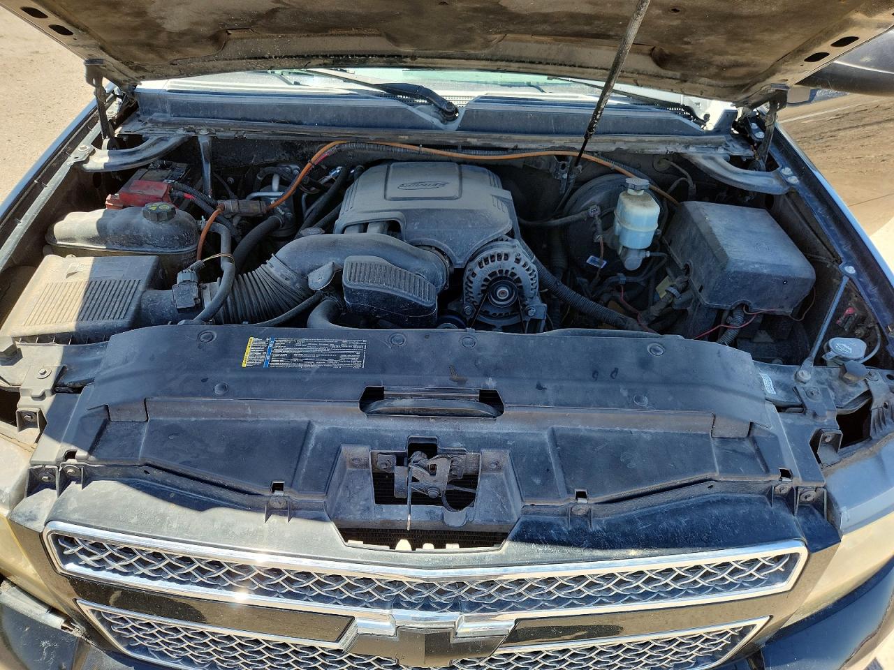 2011 Chevrolet Tahoe C1500 Ls Черный vin: 1GNSCAE04BR237532