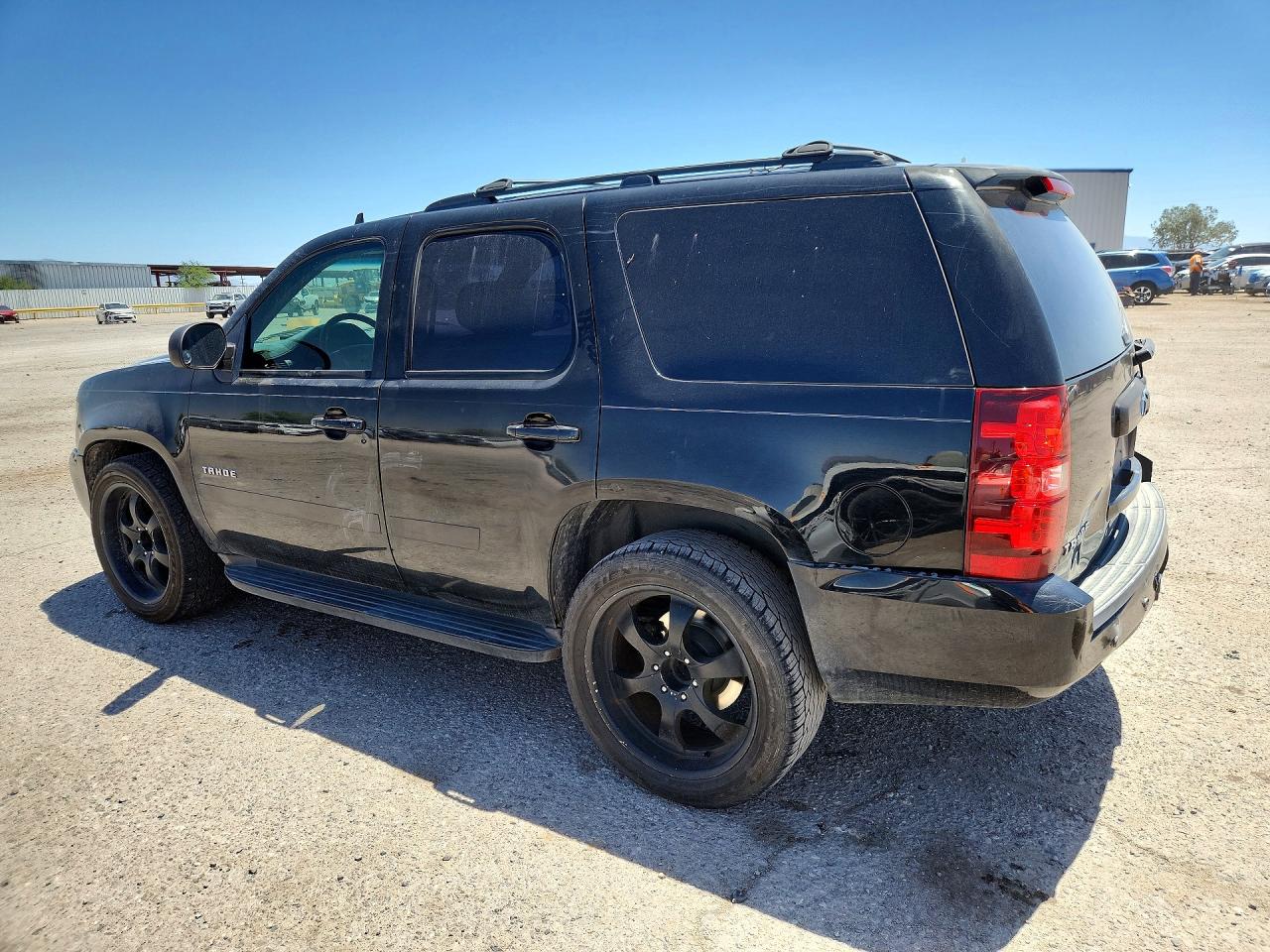 2011 Chevrolet Tahoe C1500 Ls Черный vin: 1GNSCAE04BR237532