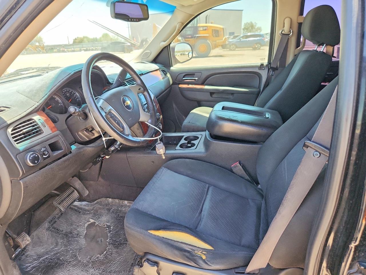 2011 Chevrolet Tahoe C1500 Ls Черный vin: 1GNSCAE04BR237532