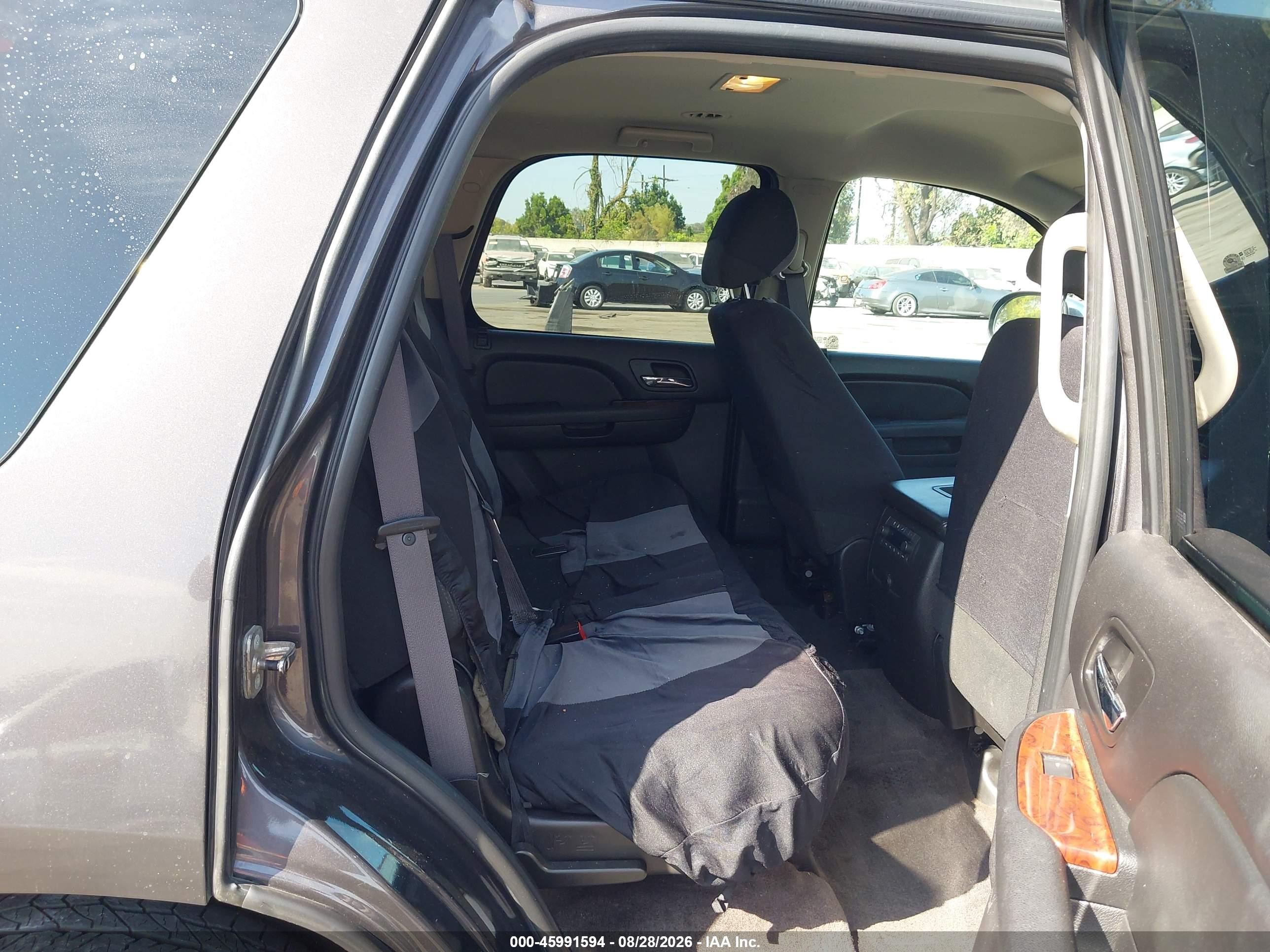 2011 Chevrolet Tahoe Ls Black vin: 1GNSCAE04BR275908