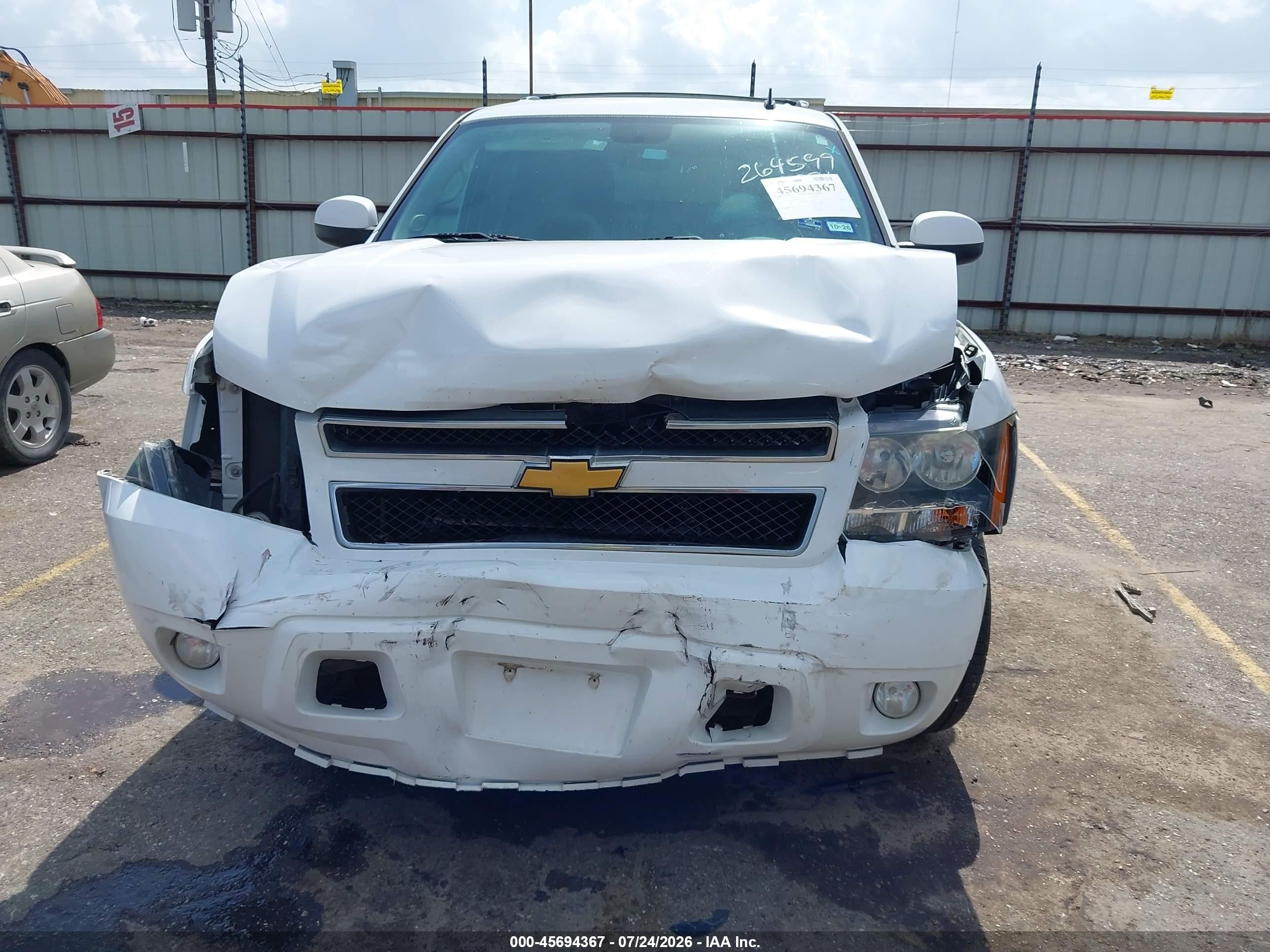 2014 Chevrolet Tahoe Ls White vin: 1GNSCAE04ER107870