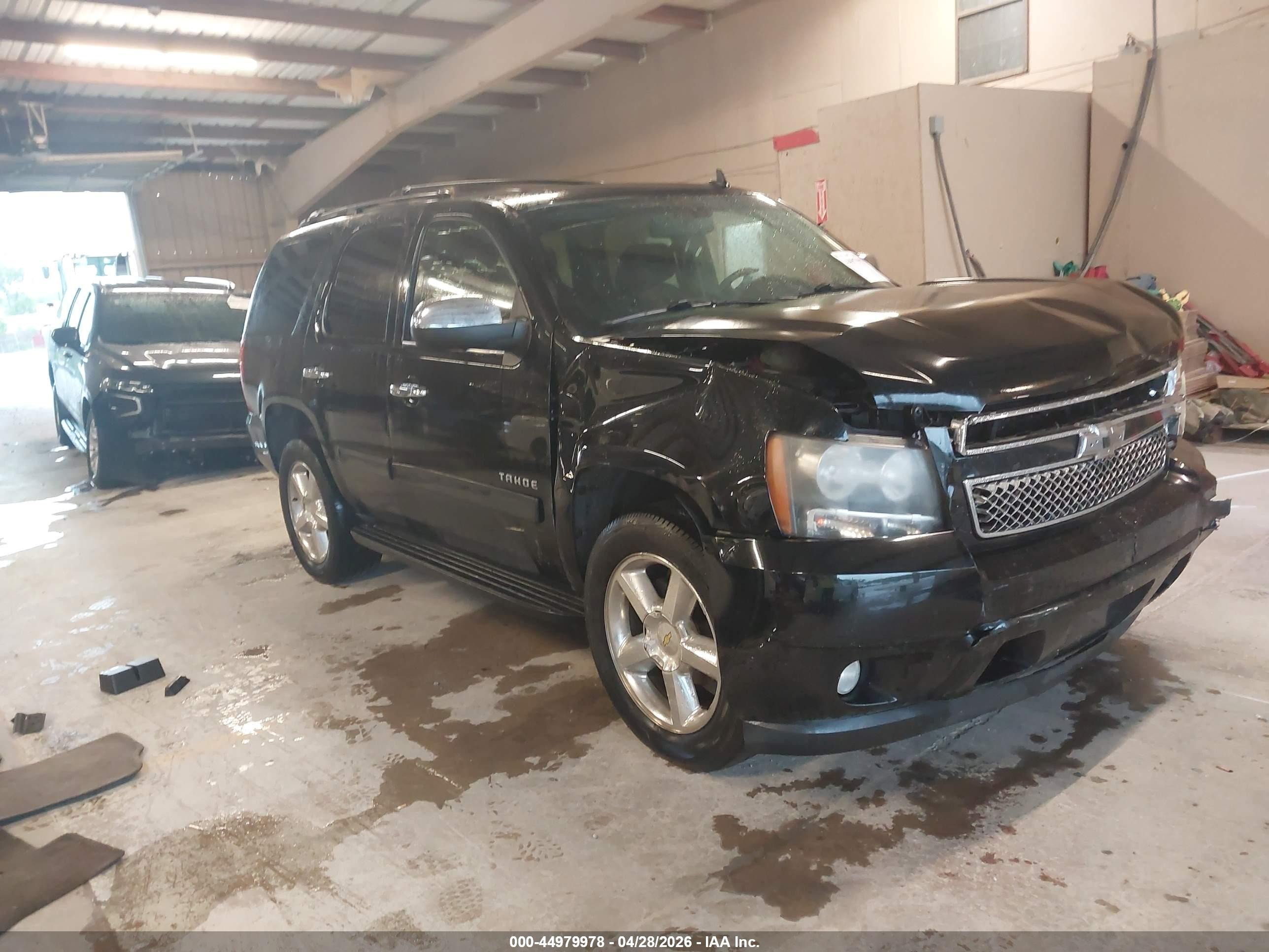 2011 Chevrolet Tahoe Ls Черный vin: 1GNSCAE05BR157852