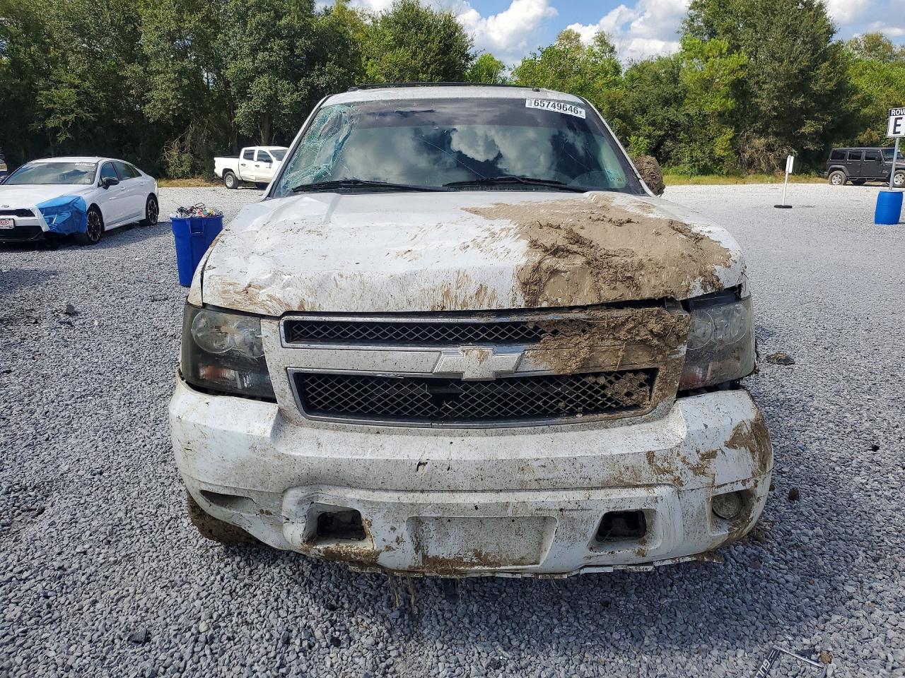 2011 Chevrolet Tahoe C1500 Ls White vin: 1GNSCAE05BR314487