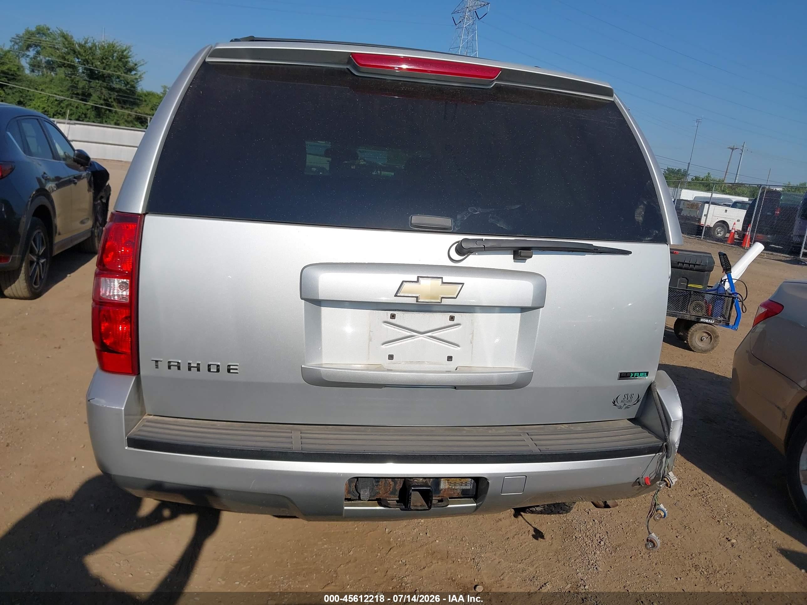 2011 Chevrolet Tahoe Ls Серебряный vin: 1GNSCAE05BR360837