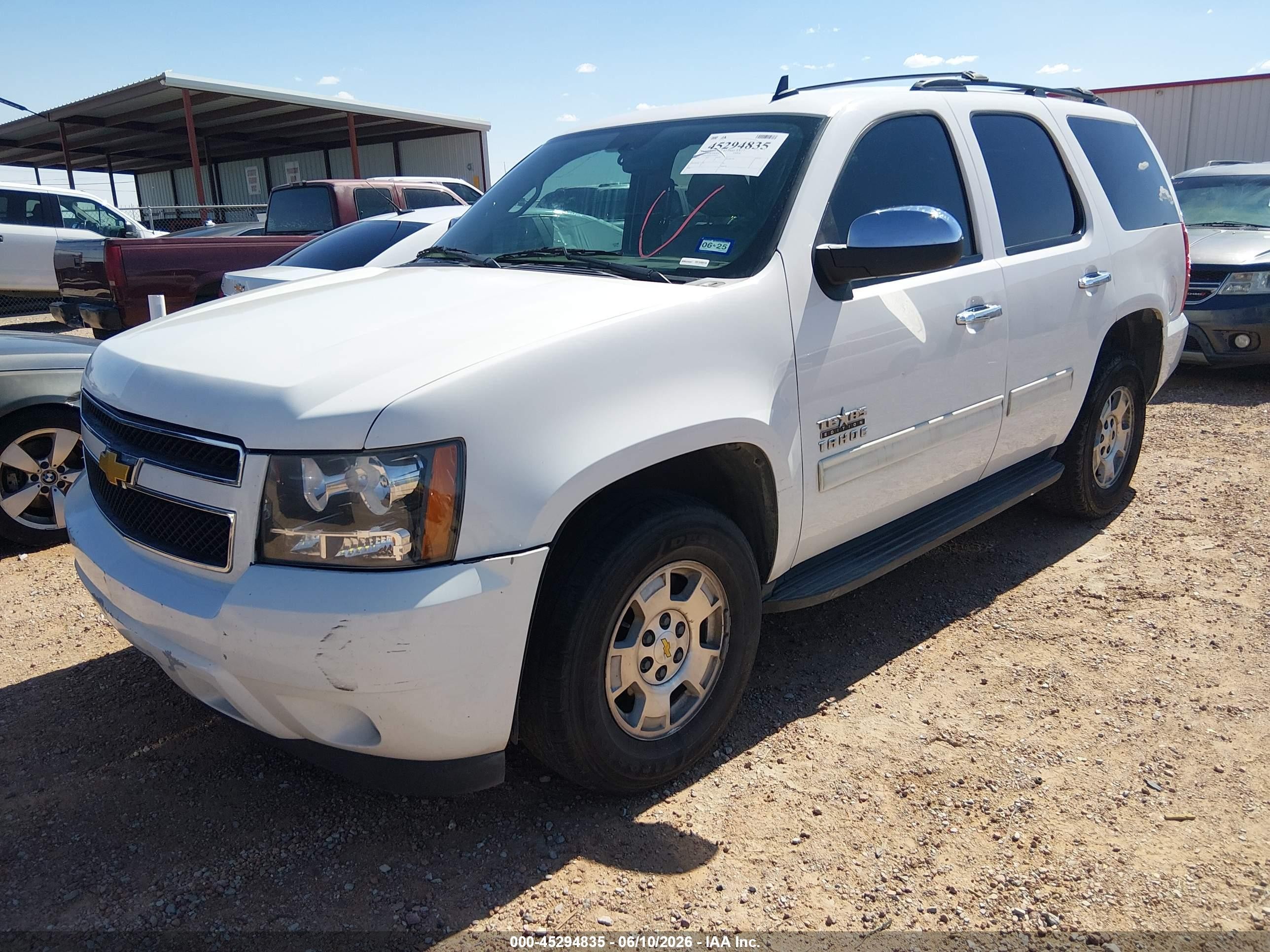 2012 Chevrolet Tahoe Ls White vin: 1GNSCAE05CR258679