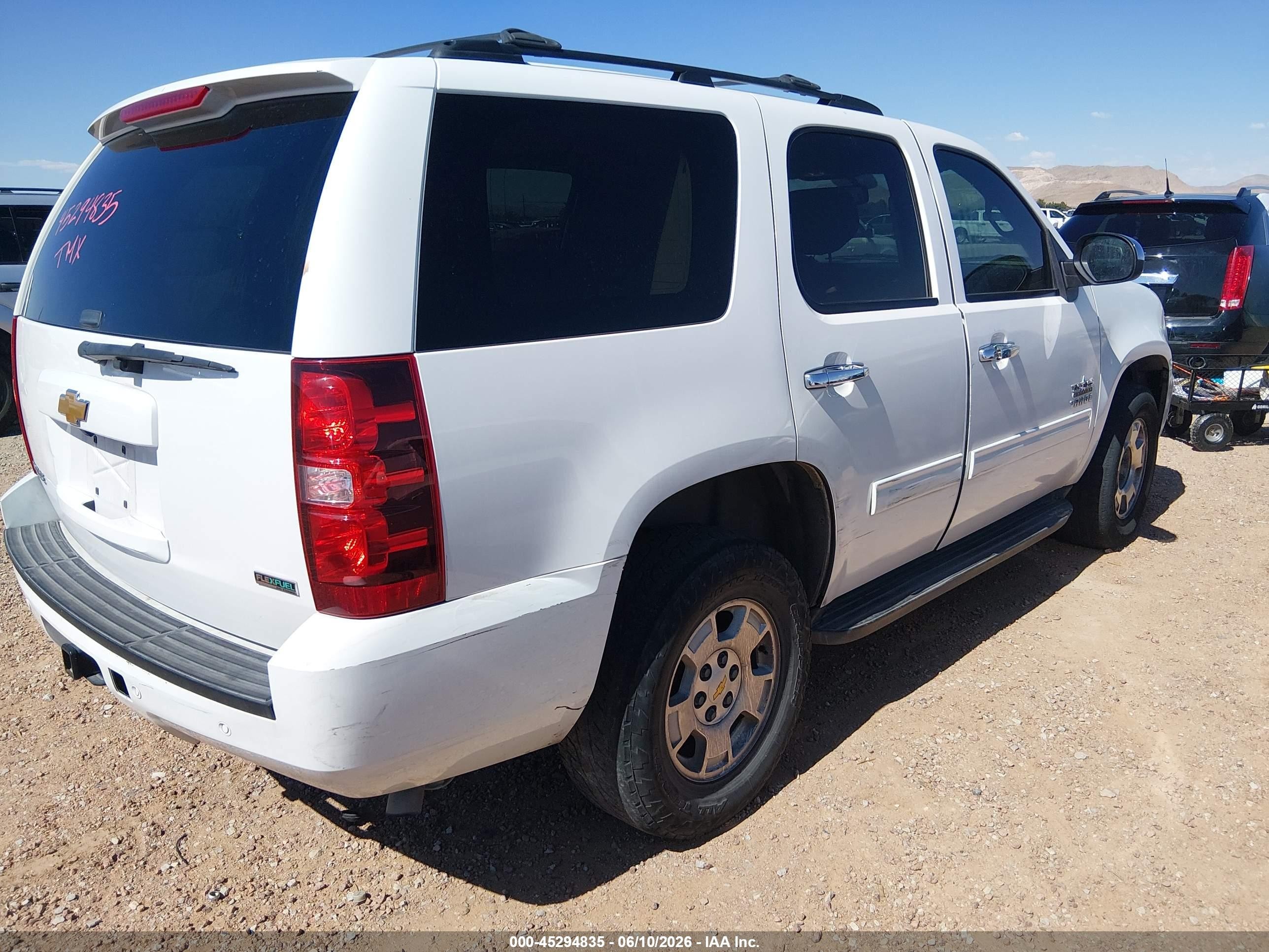 2012 Chevrolet Tahoe Ls White vin: 1GNSCAE05CR258679