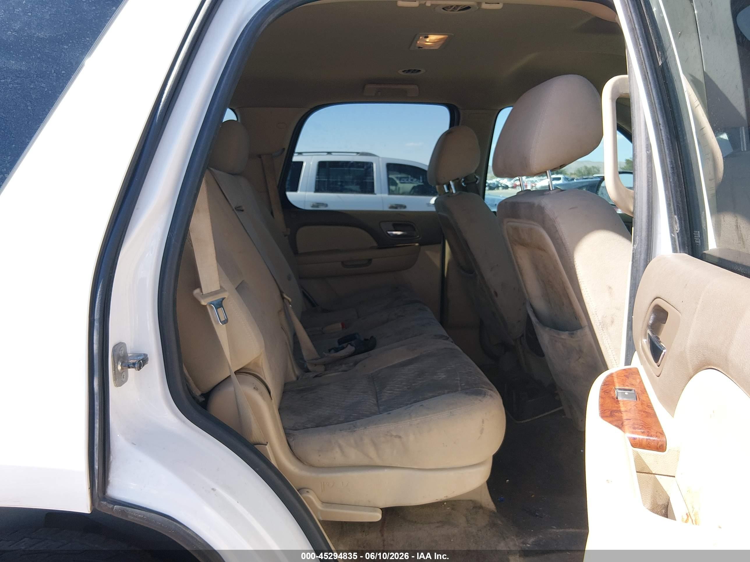 2012 Chevrolet Tahoe Ls White vin: 1GNSCAE05CR258679