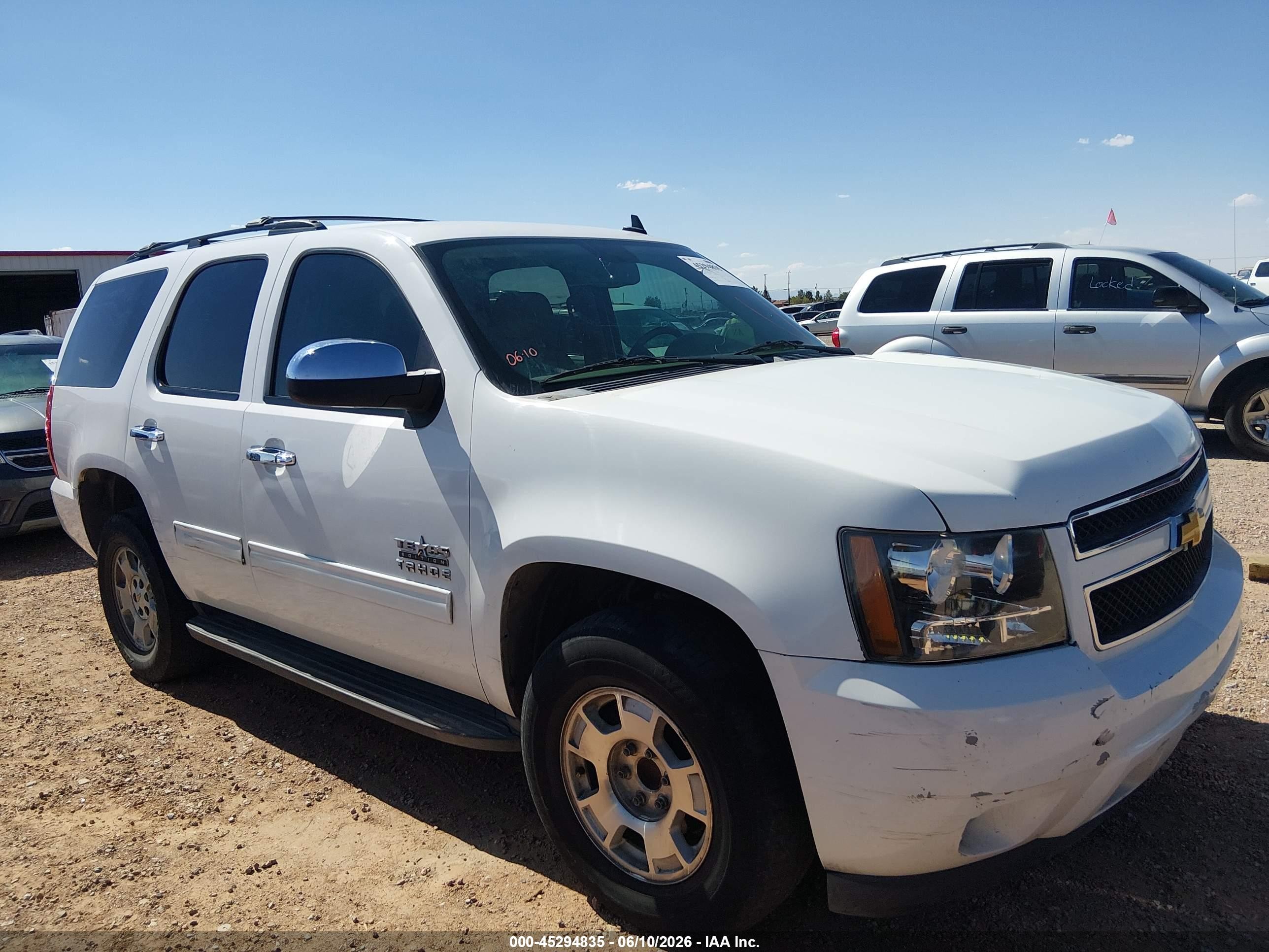 2012 Chevrolet Tahoe Ls White vin: 1GNSCAE05CR258679