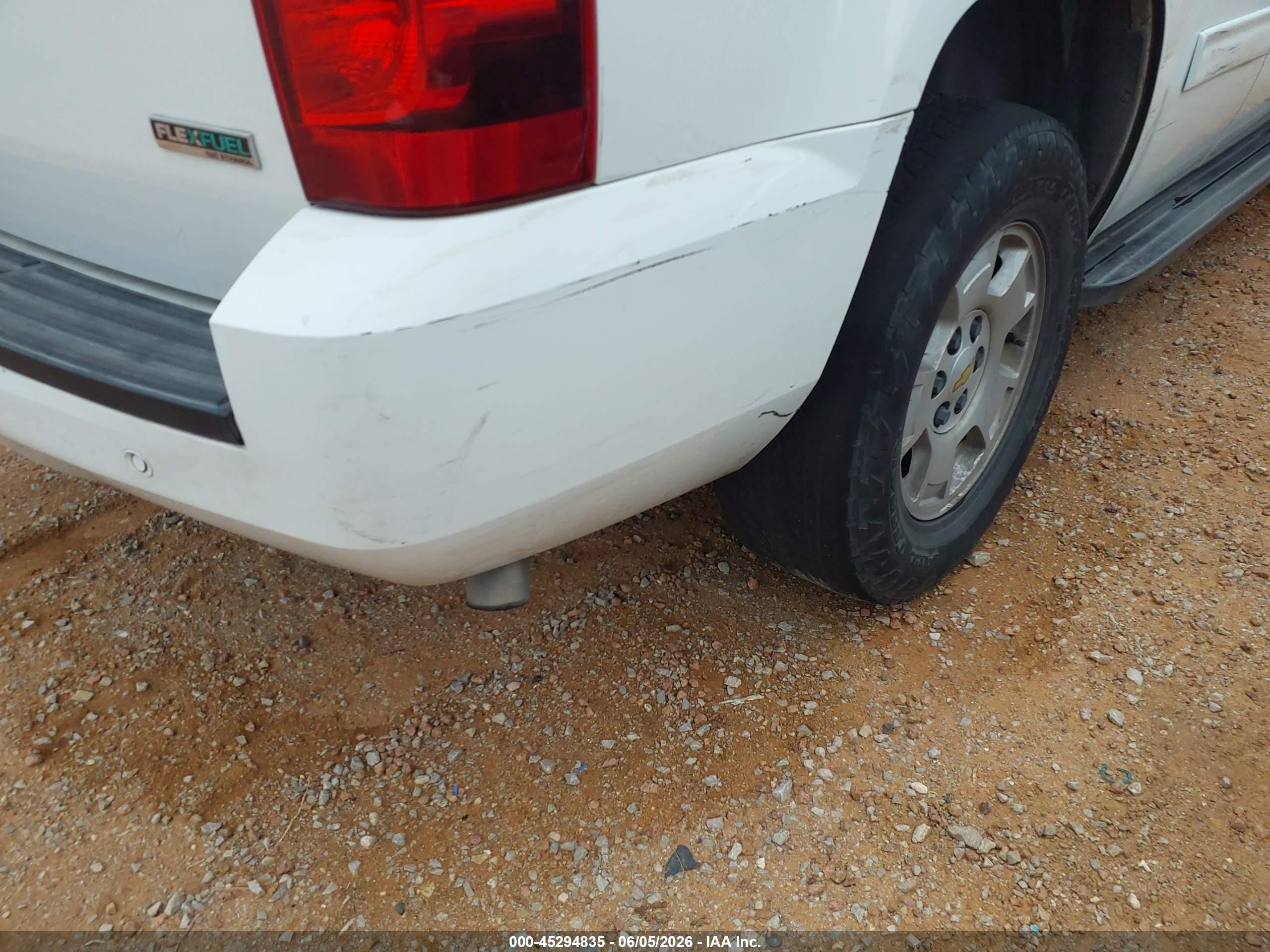 2012 Chevrolet Tahoe Ls White vin: 1GNSCAE05CR258679