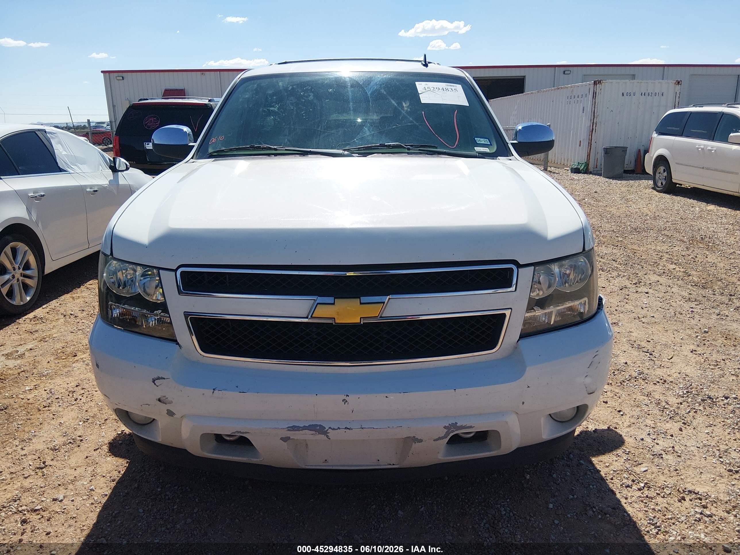 2012 Chevrolet Tahoe Ls White vin: 1GNSCAE05CR258679