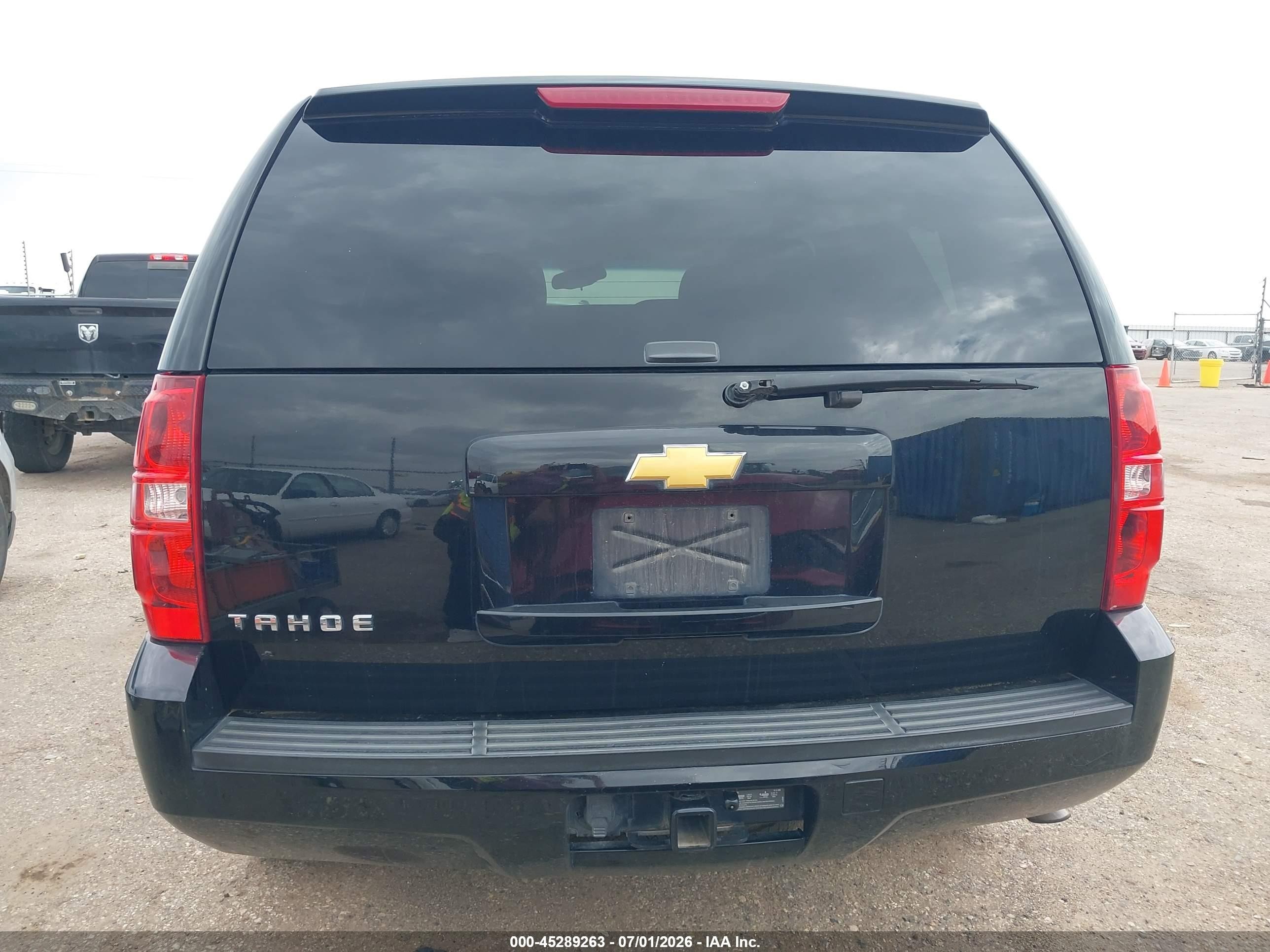 2013 Chevrolet Tahoe Ls Black vin: 1GNSCAE05DR173908