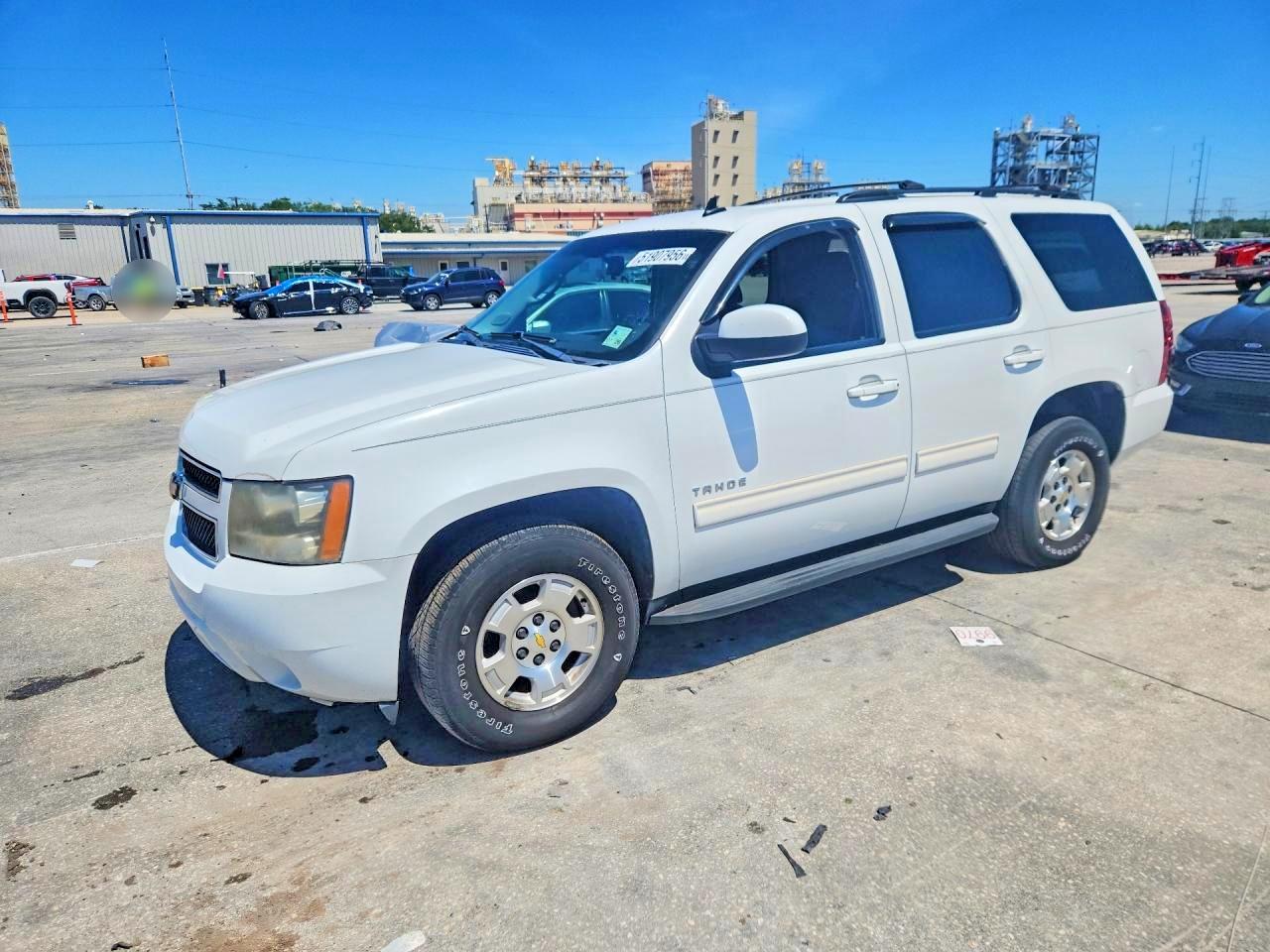 2011 Chevrolet Tahoe C1500 Ls White vin: 1GNSCAE06BR163255