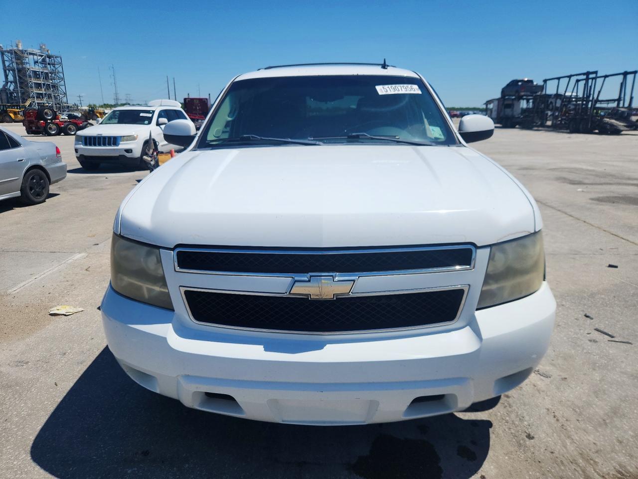 2011 Chevrolet Tahoe C1500 Ls White vin: 1GNSCAE06BR163255