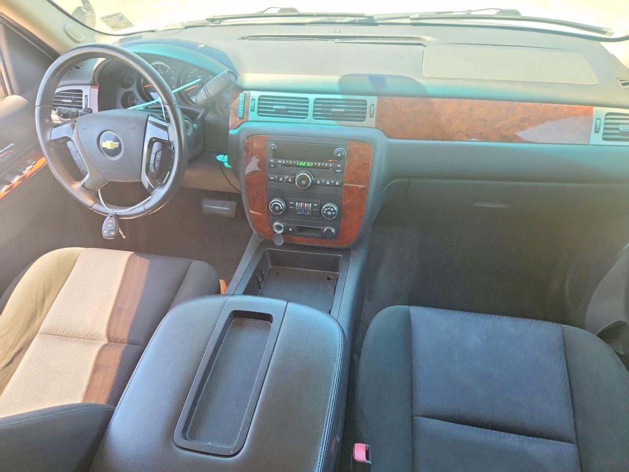 2011 Chevrolet Tahoe C1500 Ls White vin: 1GNSCAE06BR163255