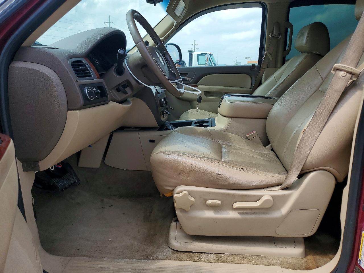 2011 Chevrolet Tahoe C1500 Ls Burgundy vin: 1GNSCAE06BR166561