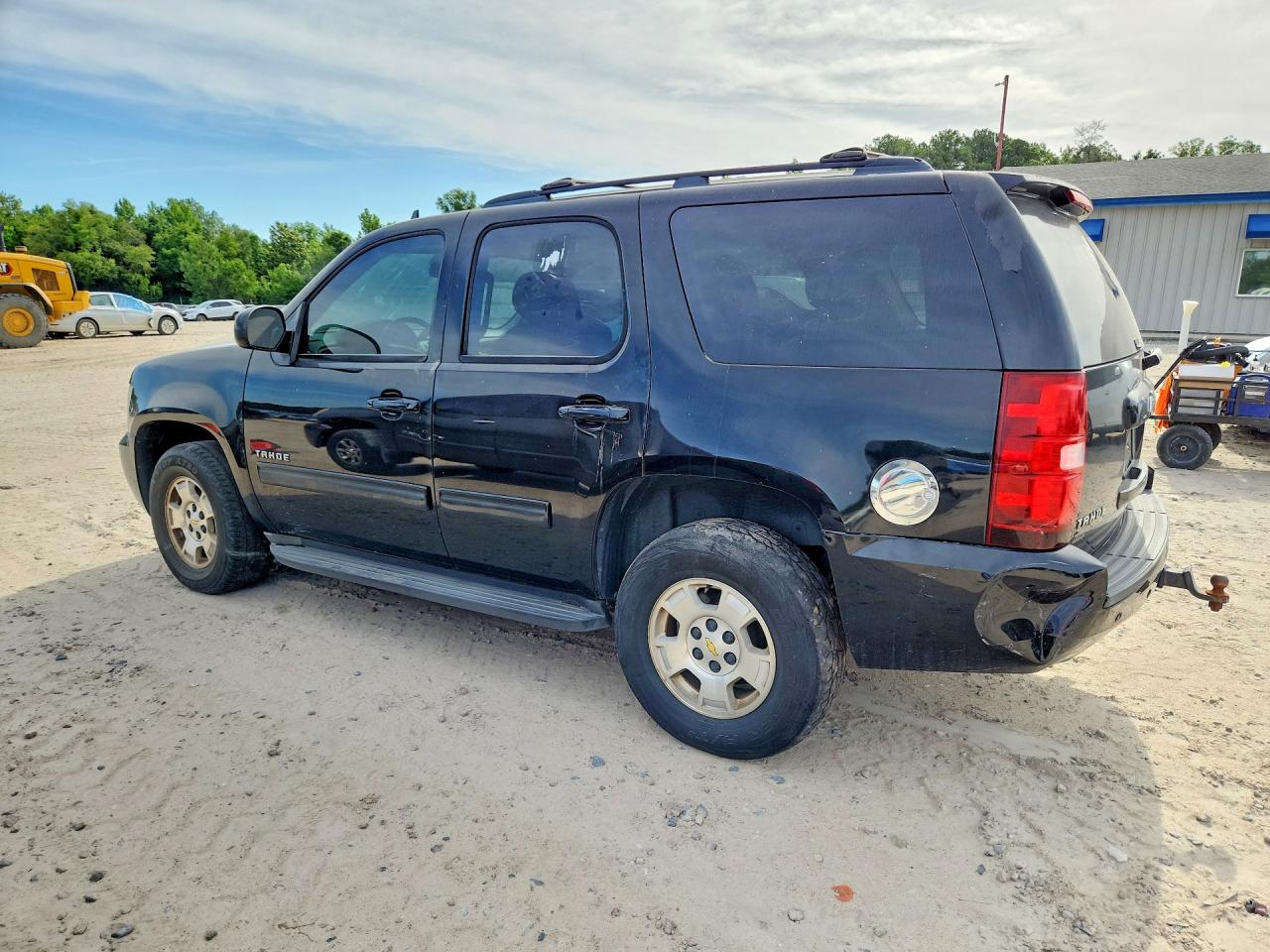 2011 Chevrolet Tahoe C1500 Ls Black vin: 1GNSCAE06BR379249