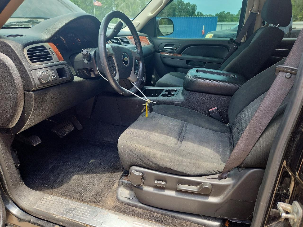 2011 Chevrolet Tahoe C1500 Ls Black vin: 1GNSCAE06BR379249