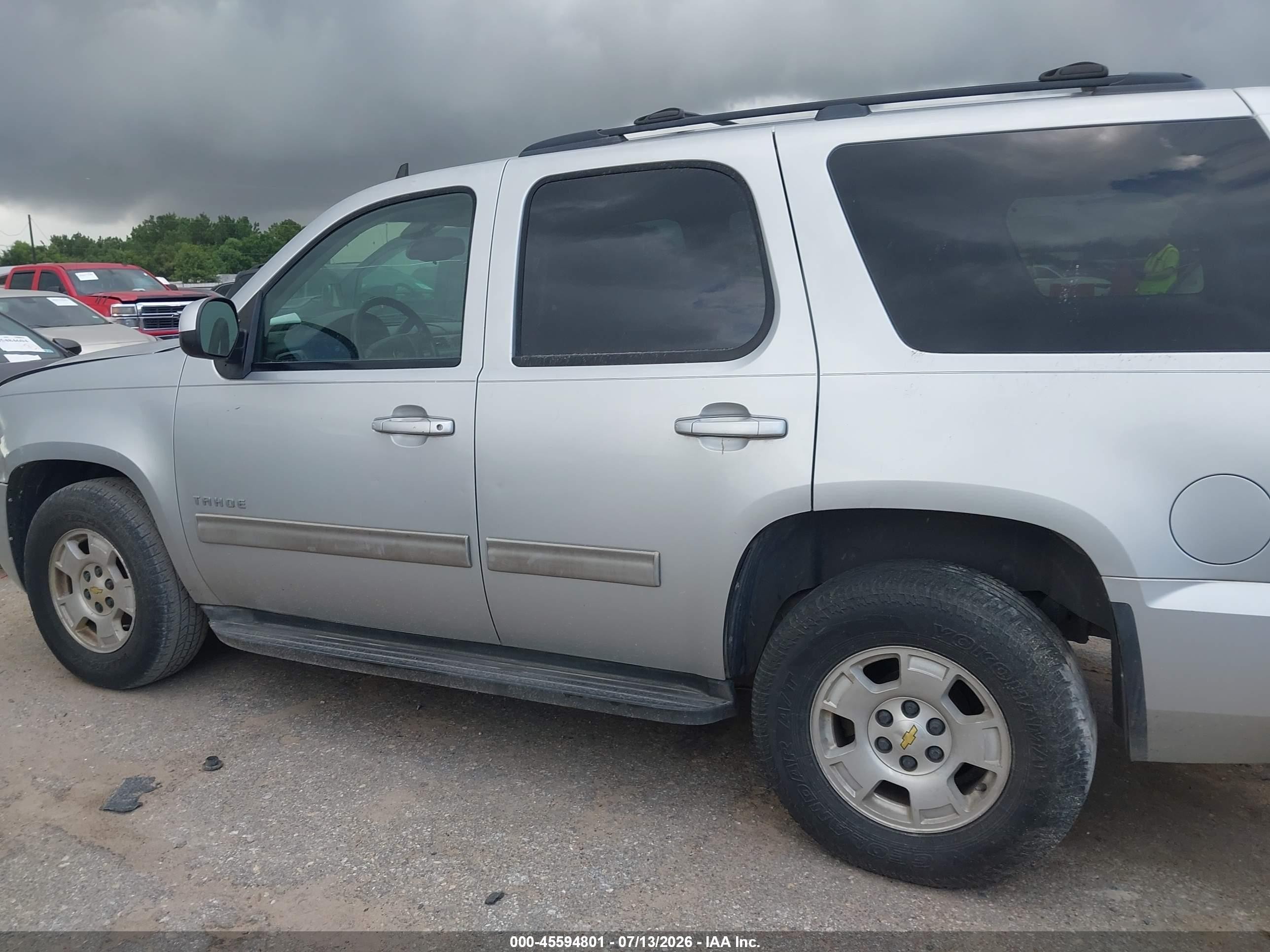 2012 Chevrolet Tahoe Ls Silver vin: 1GNSCAE06CR306688
