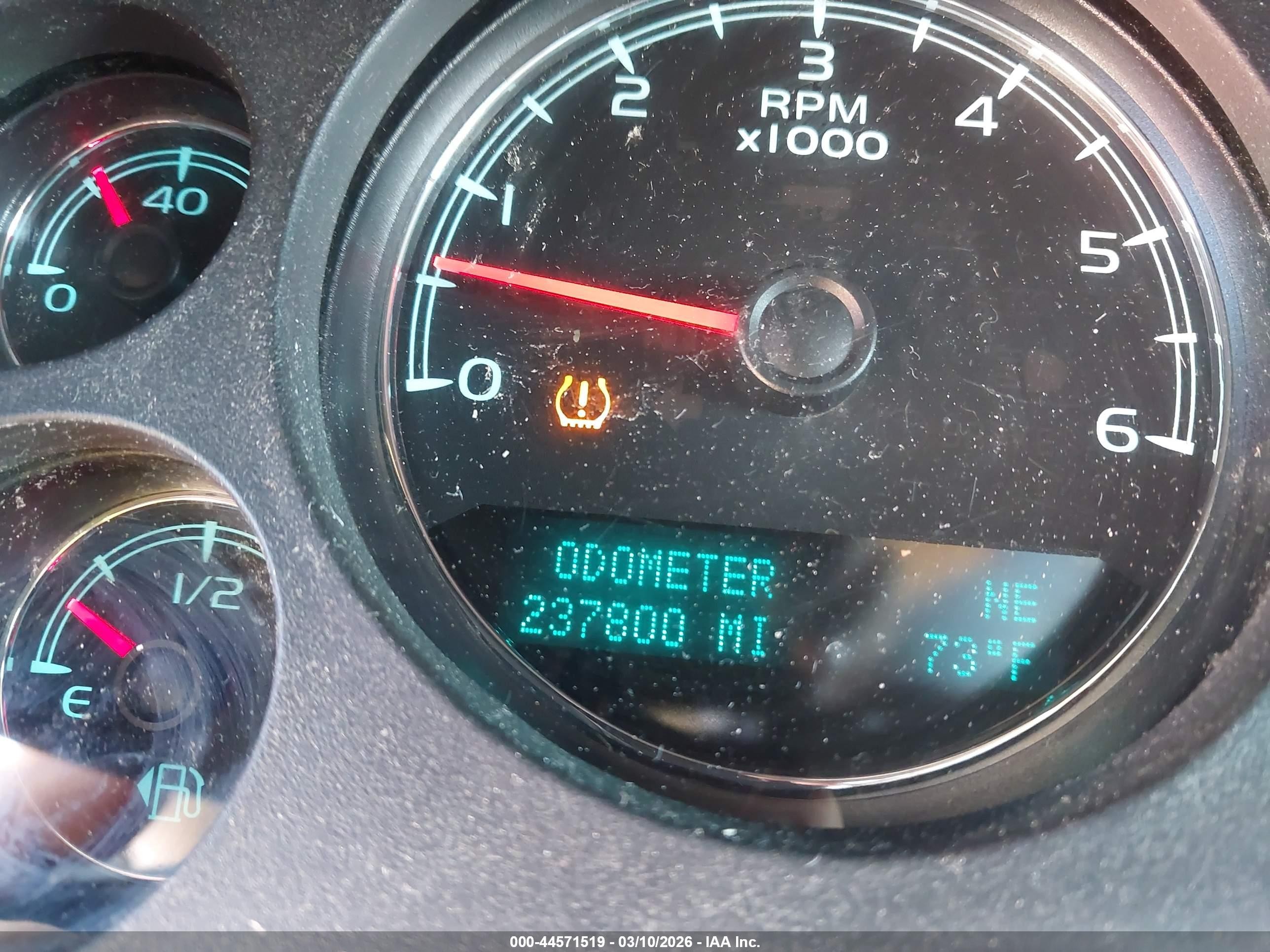 2013 Chevrolet Tahoe Ls Белый vin: 1GNSCAE06DR144322