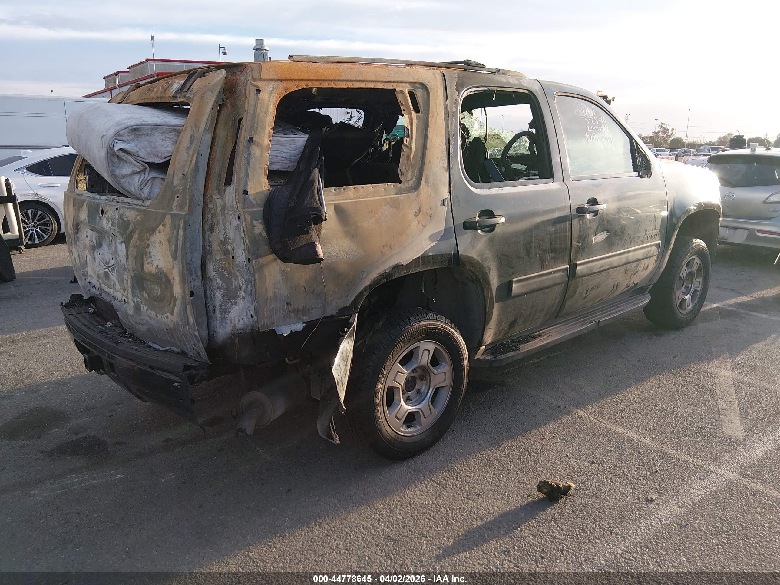 2011 Chevrolet Tahoe Ls Черный vin: 1GNSCAE07BR253336