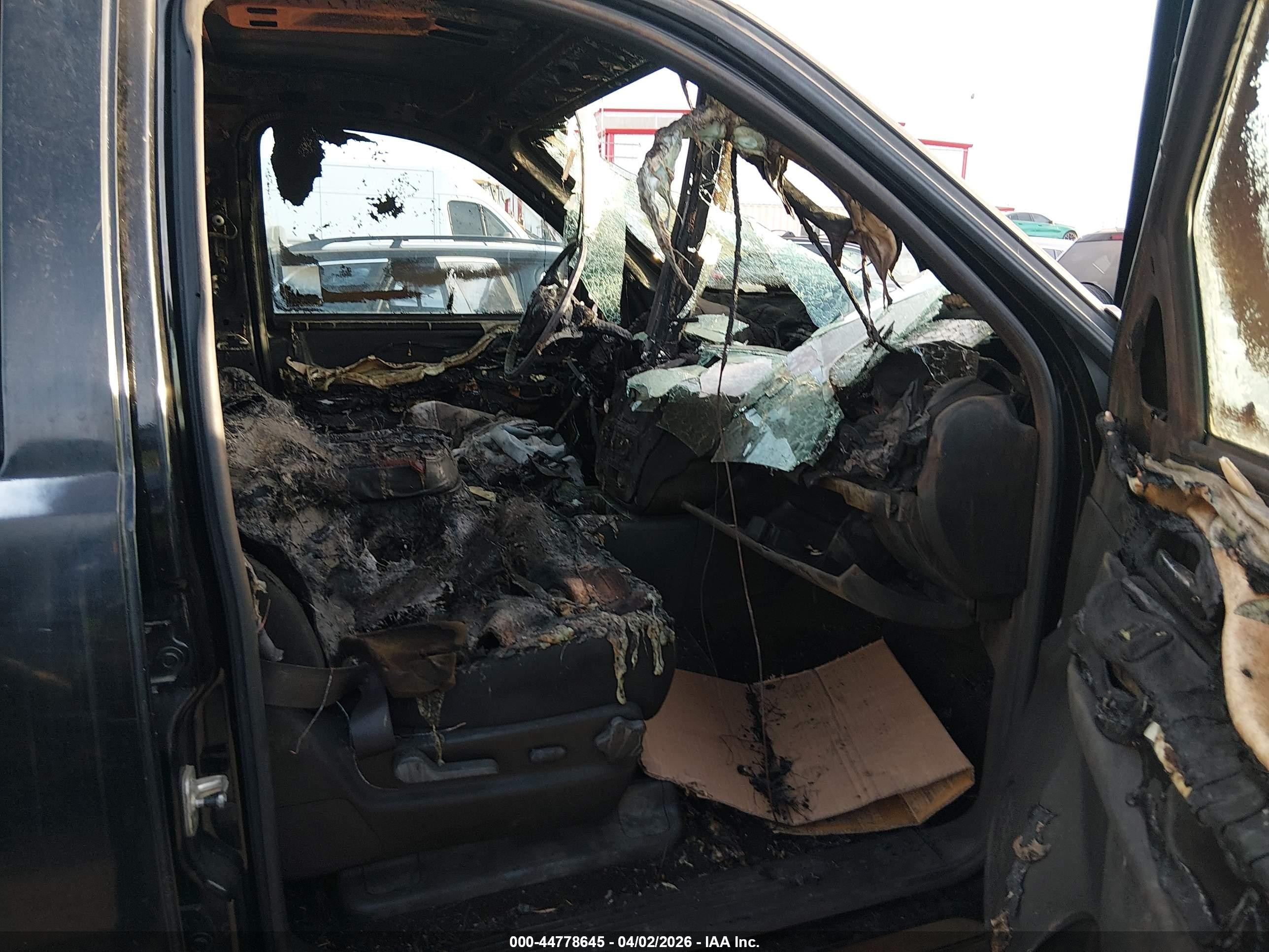 2011 Chevrolet Tahoe Ls Черный vin: 1GNSCAE07BR253336