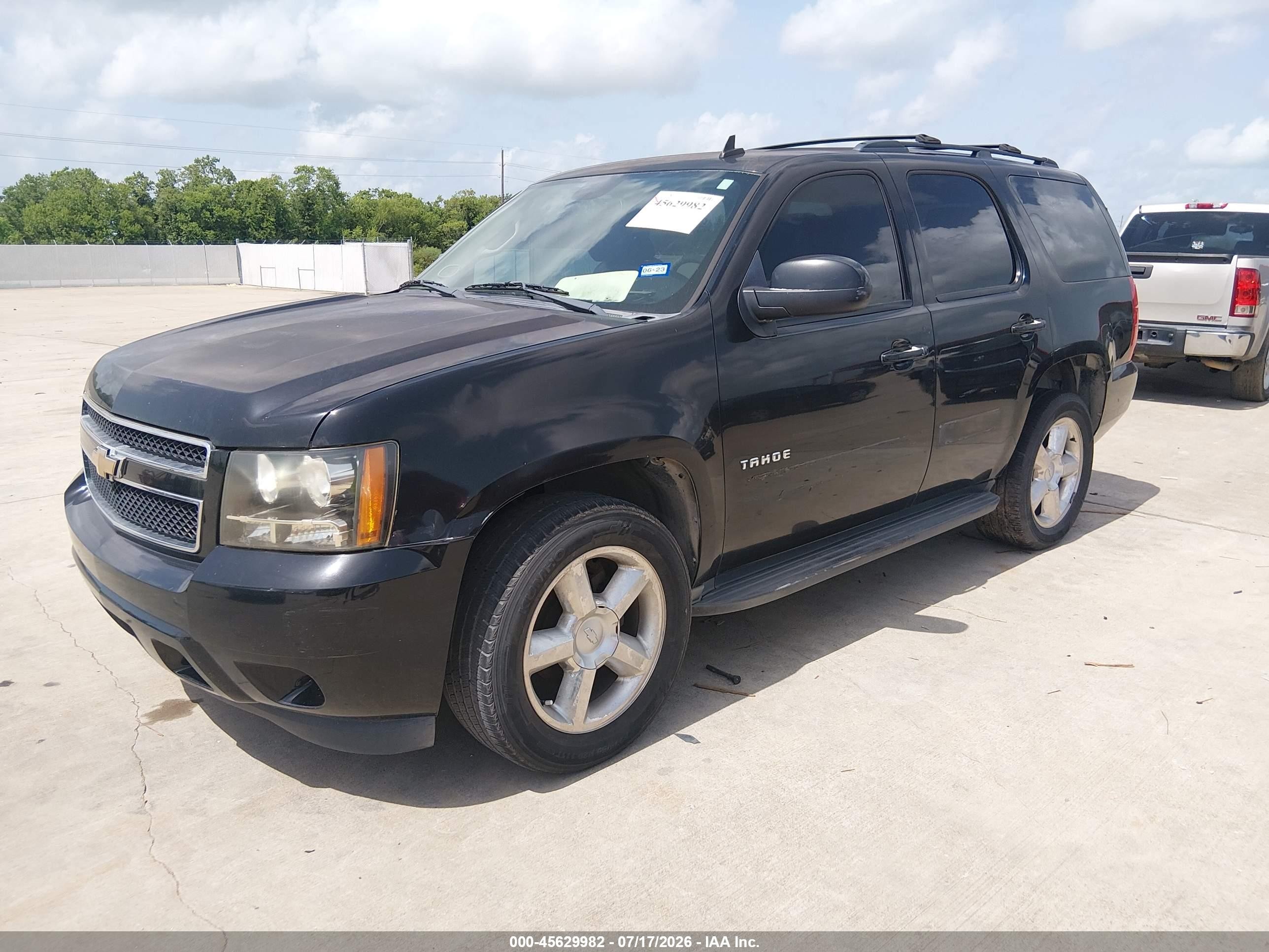 2011 Chevrolet Tahoe Ls Black vin: 1GNSCAE07BR330951