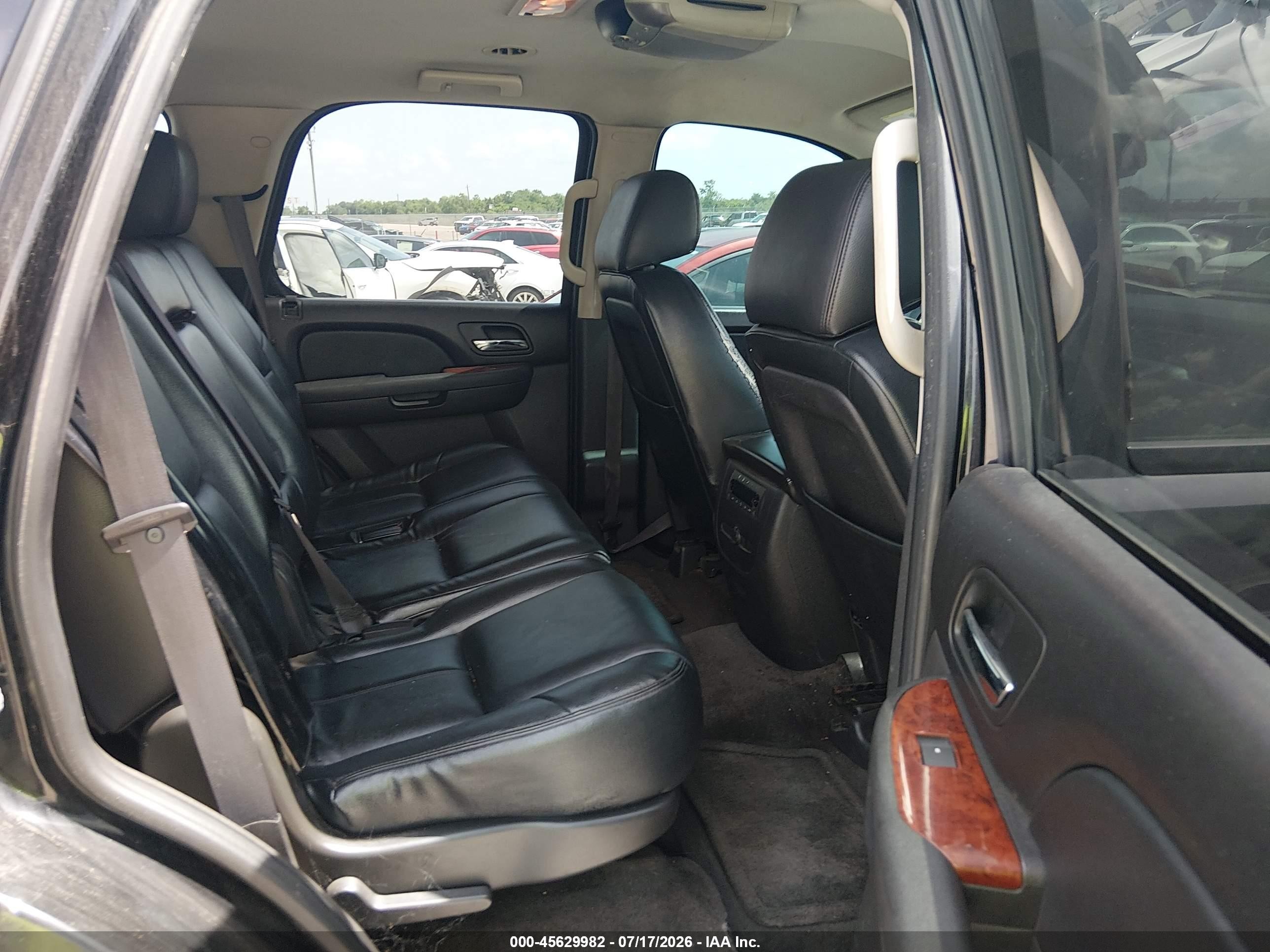 2011 Chevrolet Tahoe Ls Black vin: 1GNSCAE07BR330951