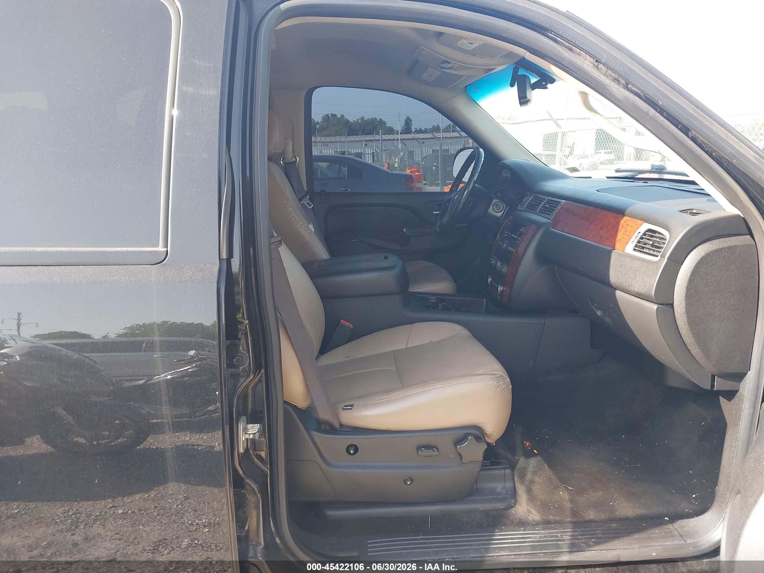 2011 Chevrolet Tahoe Ls Black vin: 1GNSCAE07BR365084