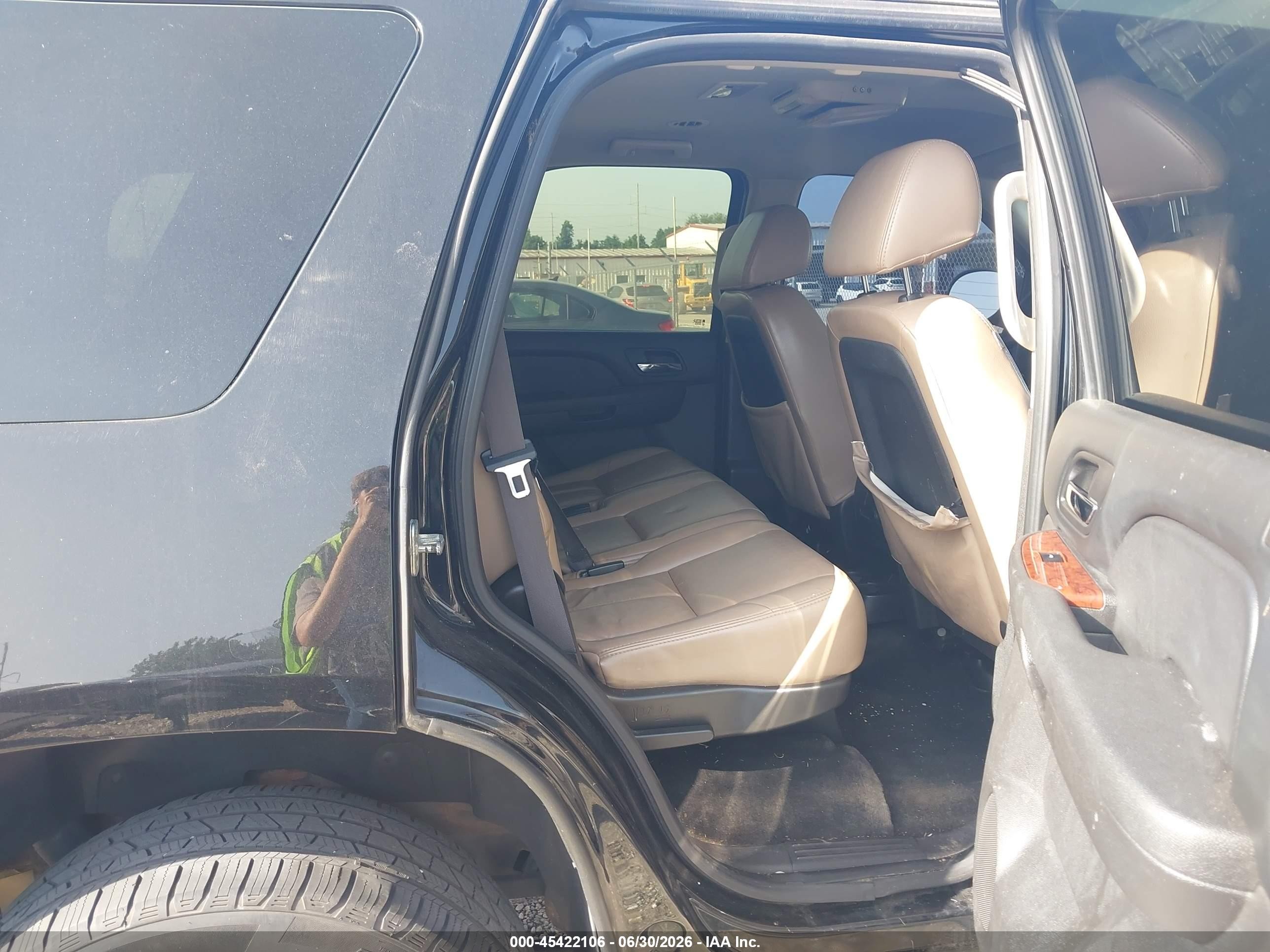 2011 Chevrolet Tahoe Ls Black vin: 1GNSCAE07BR365084