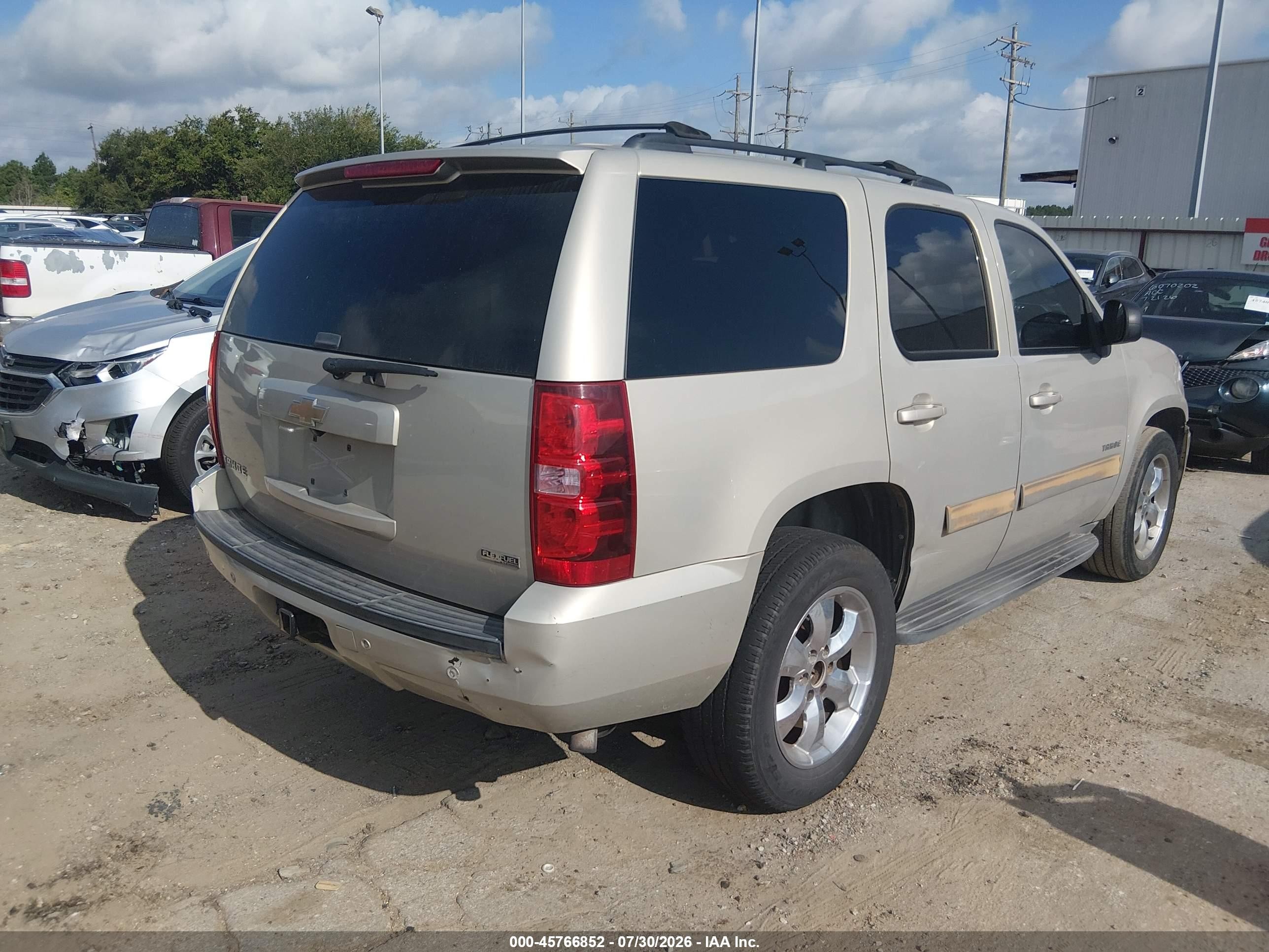 2011 Chevrolet Tahoe Ls Tan vin: 1GNSCAE07BR372391