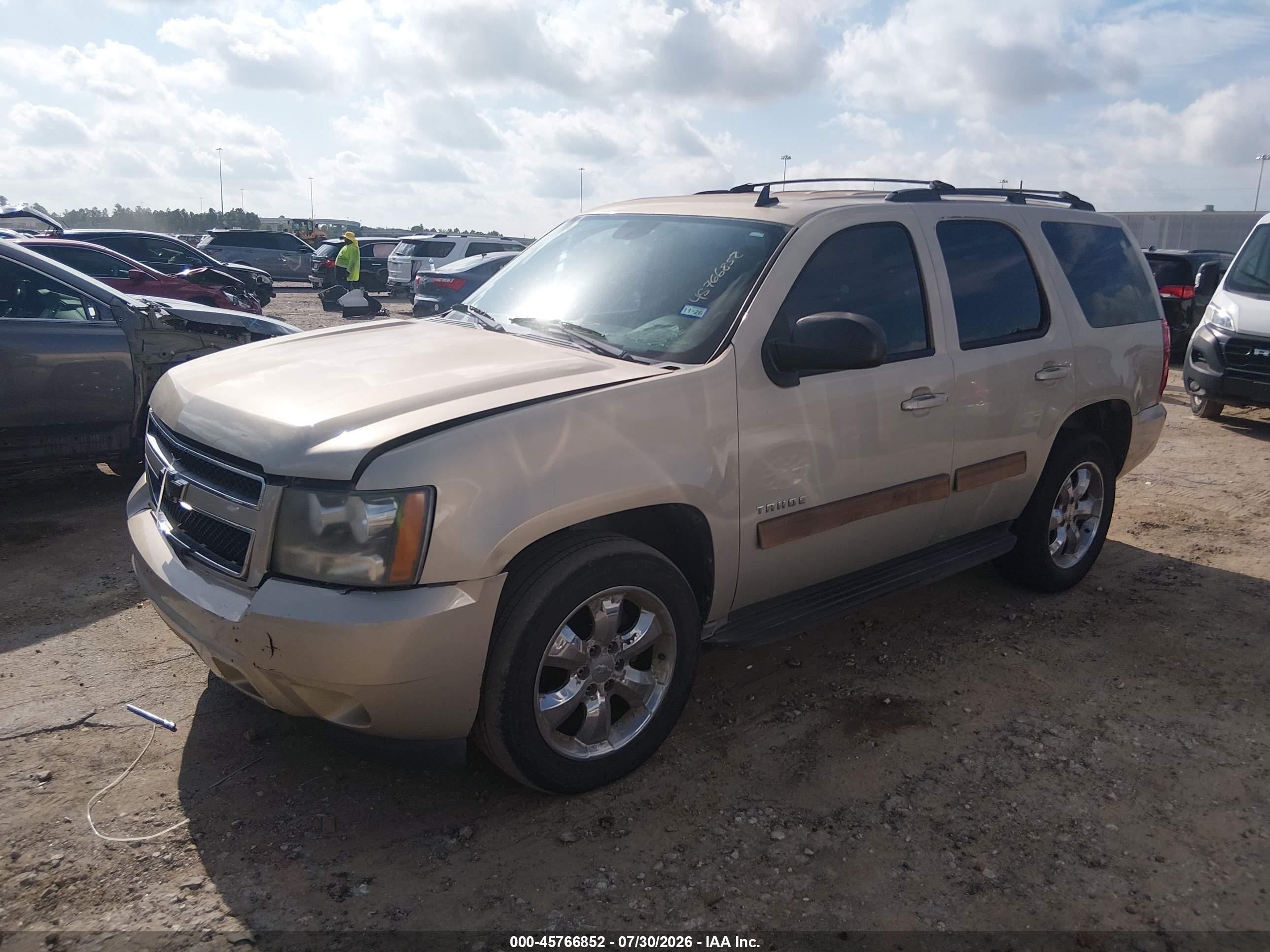 2011 Chevrolet Tahoe Ls Tan vin: 1GNSCAE07BR372391