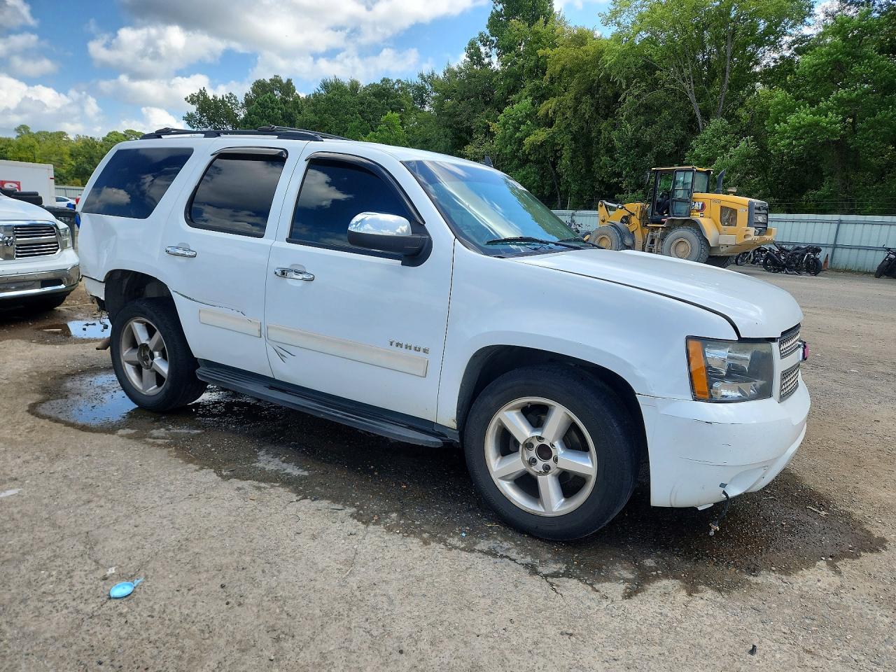 2012 Chevrolet Tahoe C1500 Ls White vin: 1GNSCAE07CR206292
