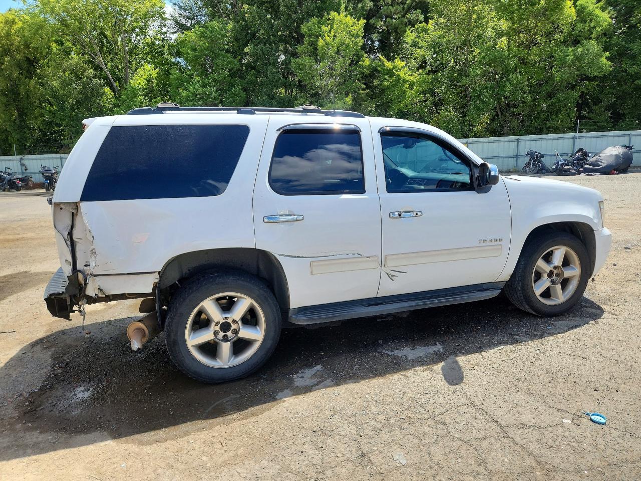 2012 Chevrolet Tahoe C1500 Ls White vin: 1GNSCAE07CR206292