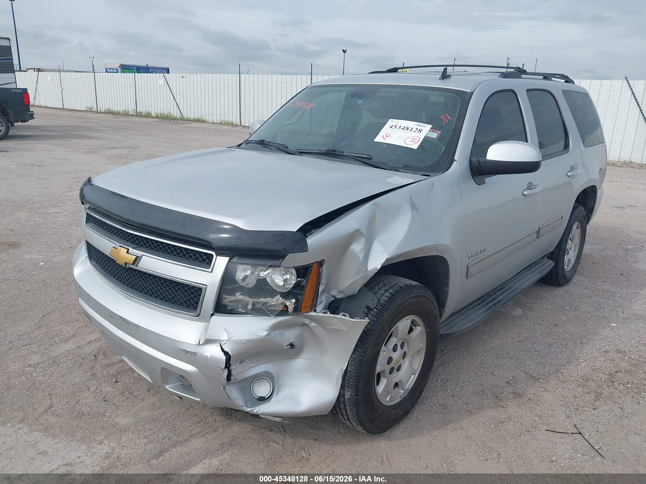 2013 Chevrolet Tahoe Ls Серебряный vin: 1GNSCAE07DR141686