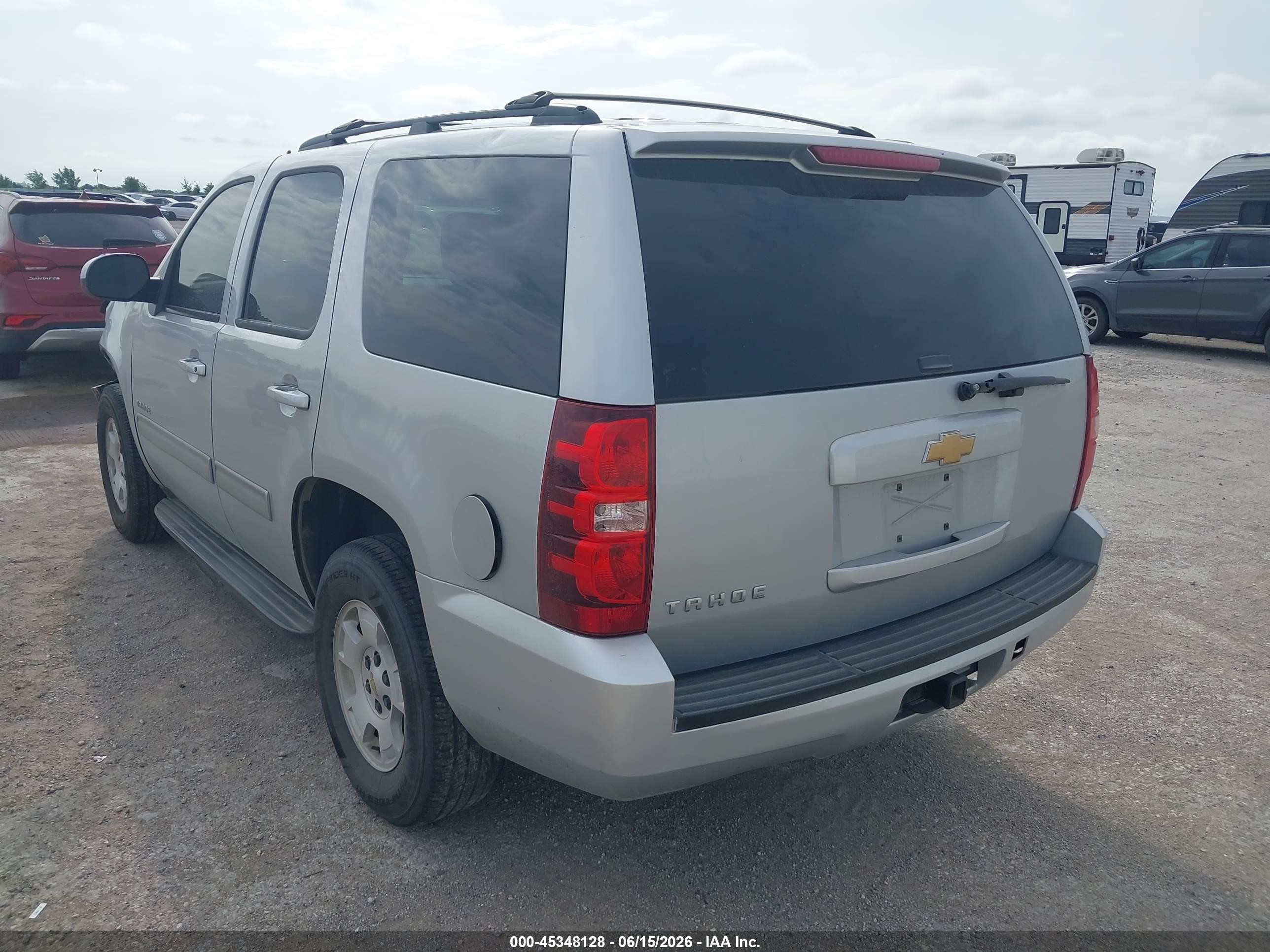 2013 Chevrolet Tahoe Ls Серебряный vin: 1GNSCAE07DR141686