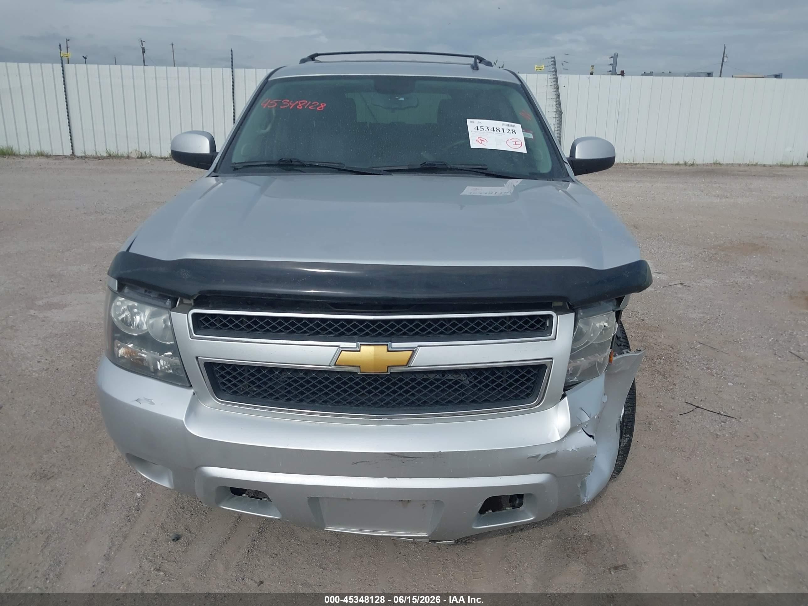 2013 Chevrolet Tahoe Ls Серебряный vin: 1GNSCAE07DR141686