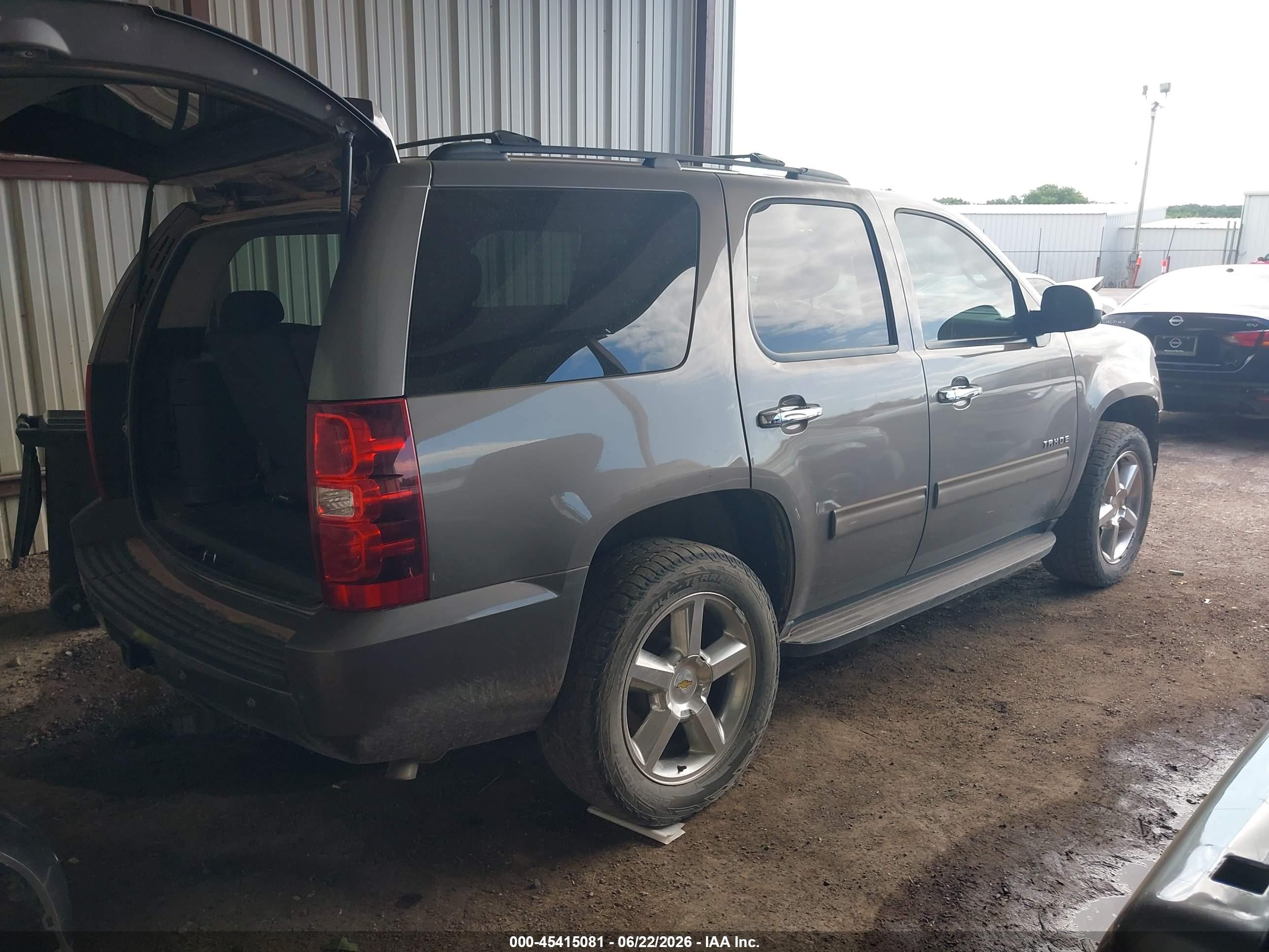 2013 Chevrolet Tahoe Ls Gray vin: 1GNSCAE07DR172632
