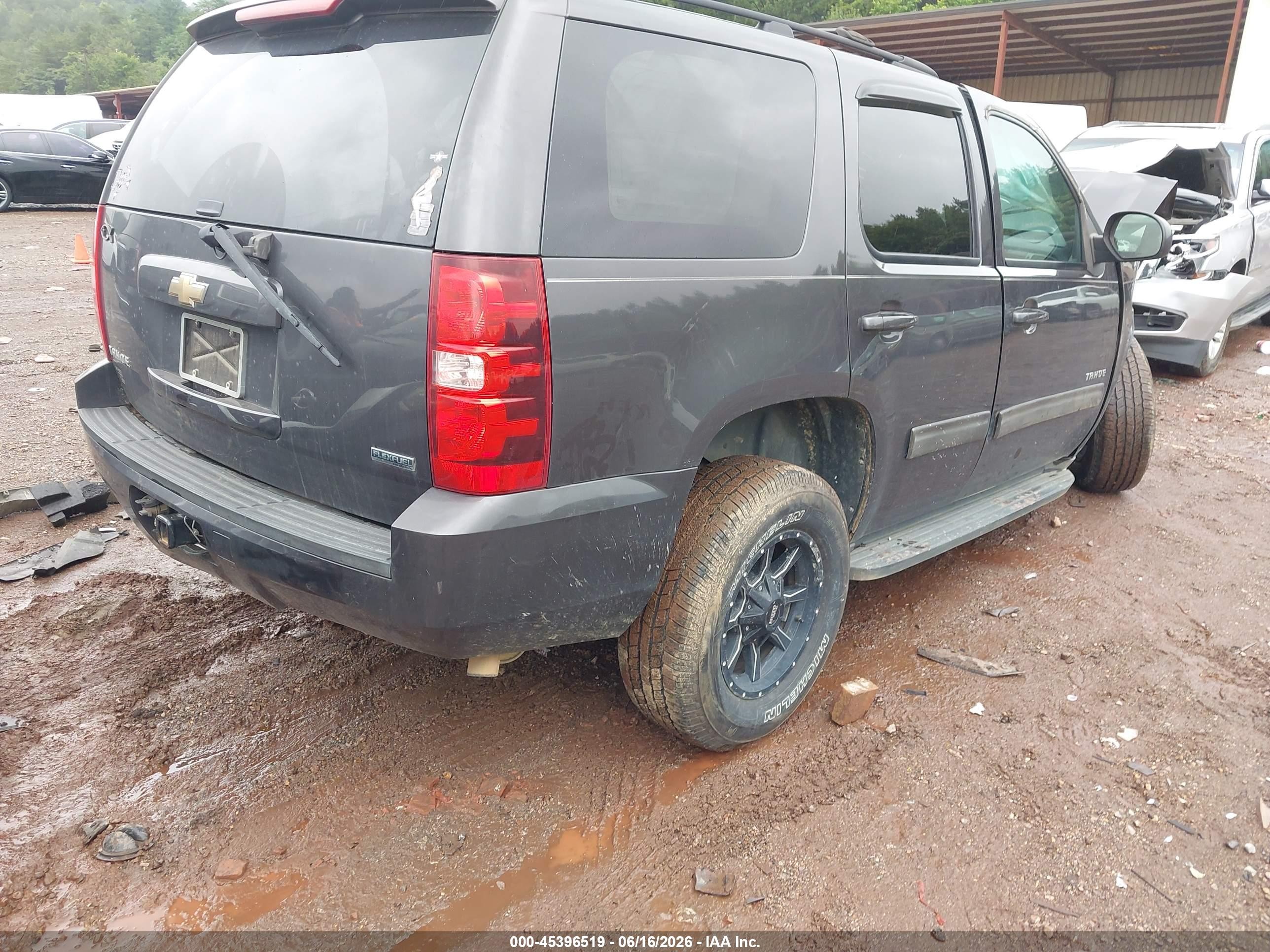 2011 Chevrolet Tahoe Ls Gray vin: 1GNSCAE08BR261204